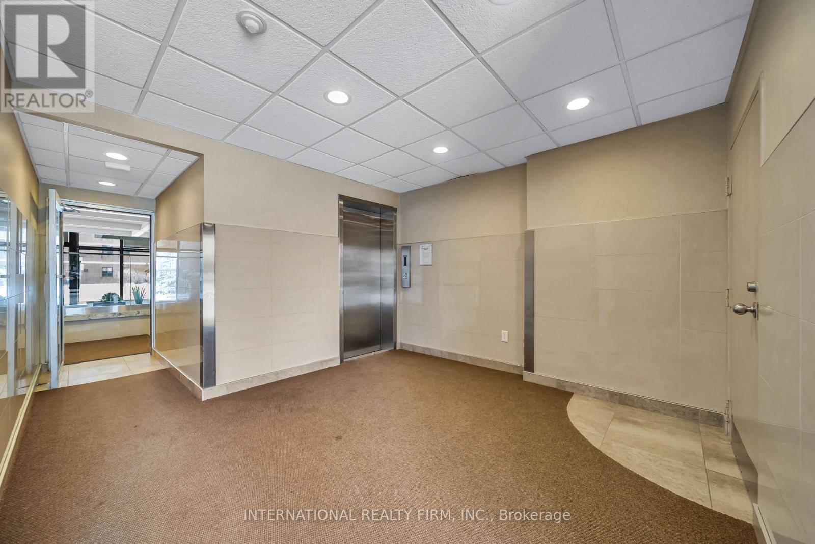 801 - 1615 Bloor St Street, Mississauga, Ontario L4X 1S2 - Photo 2 - W13453144