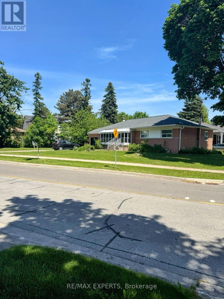71 LLOYD MANOR ROAD, Toronto, Ontario