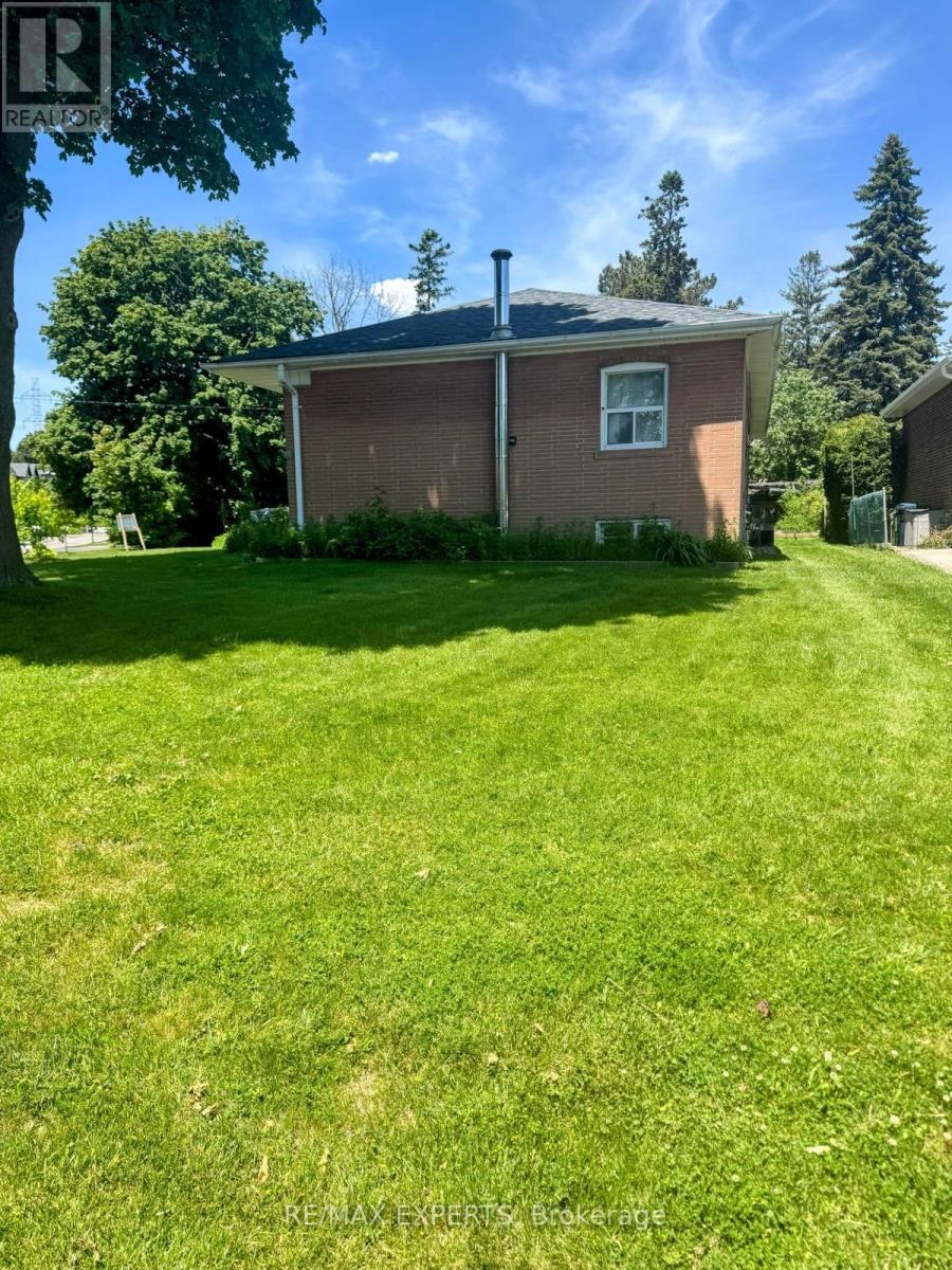 71 Lloyd Manor Road, Toronto, Ontario  M9B 5J2 - Photo 7 - W13453178