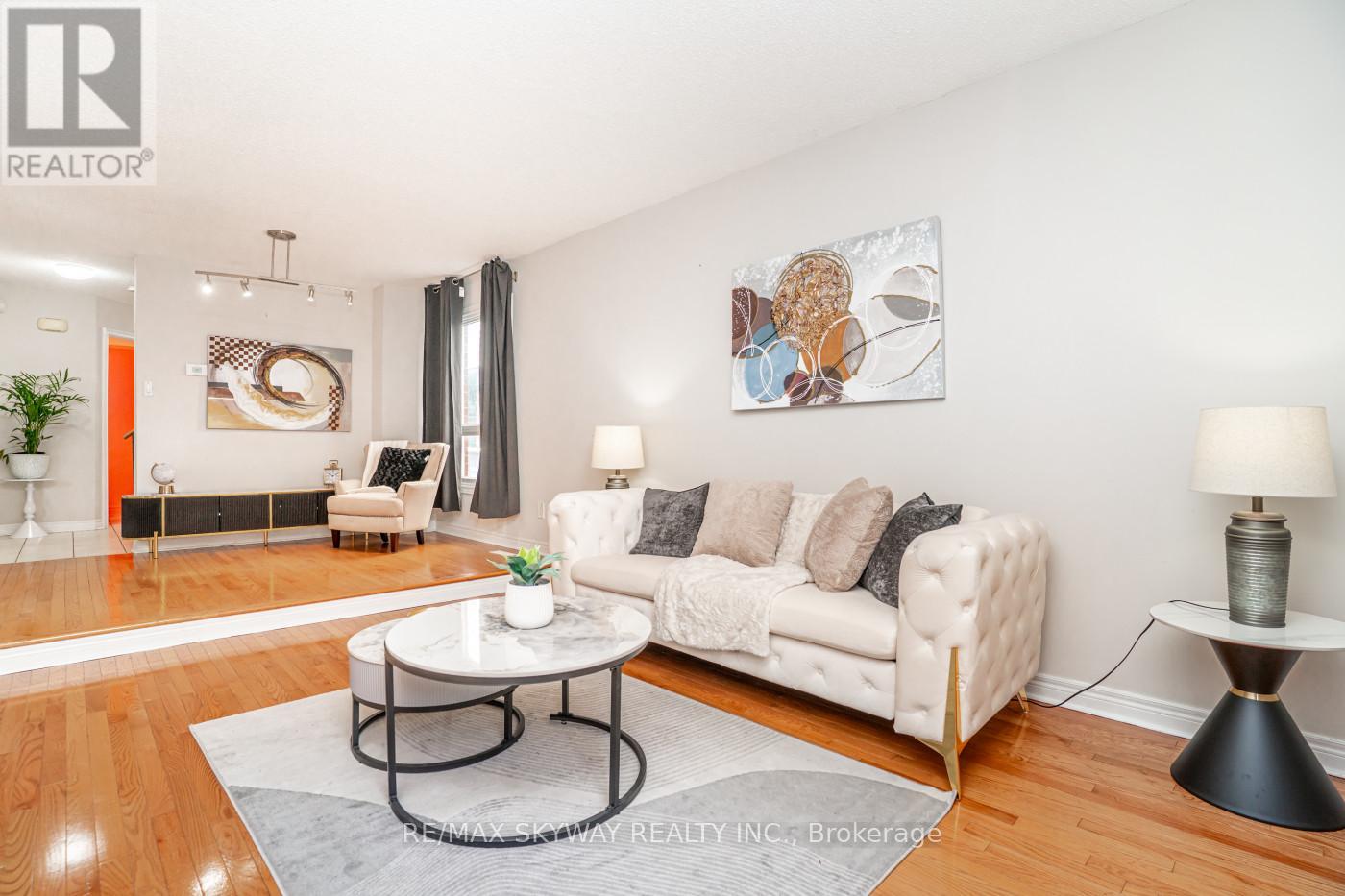 15 Cresswell Drive, Brampton, Ontario  L6Y 2T5 - Photo 7 - W13453230