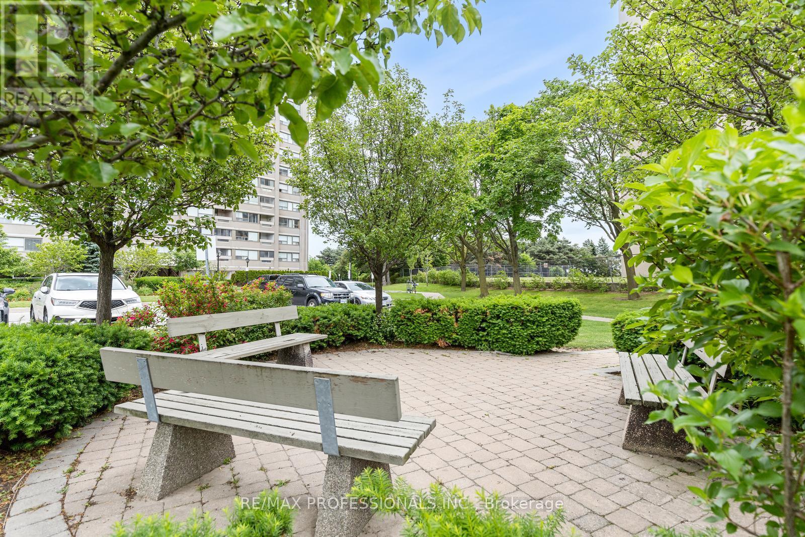406 - 475 The West Mall, Toronto, Ontario  M9C 4Z3 - Photo 2 - W13453284