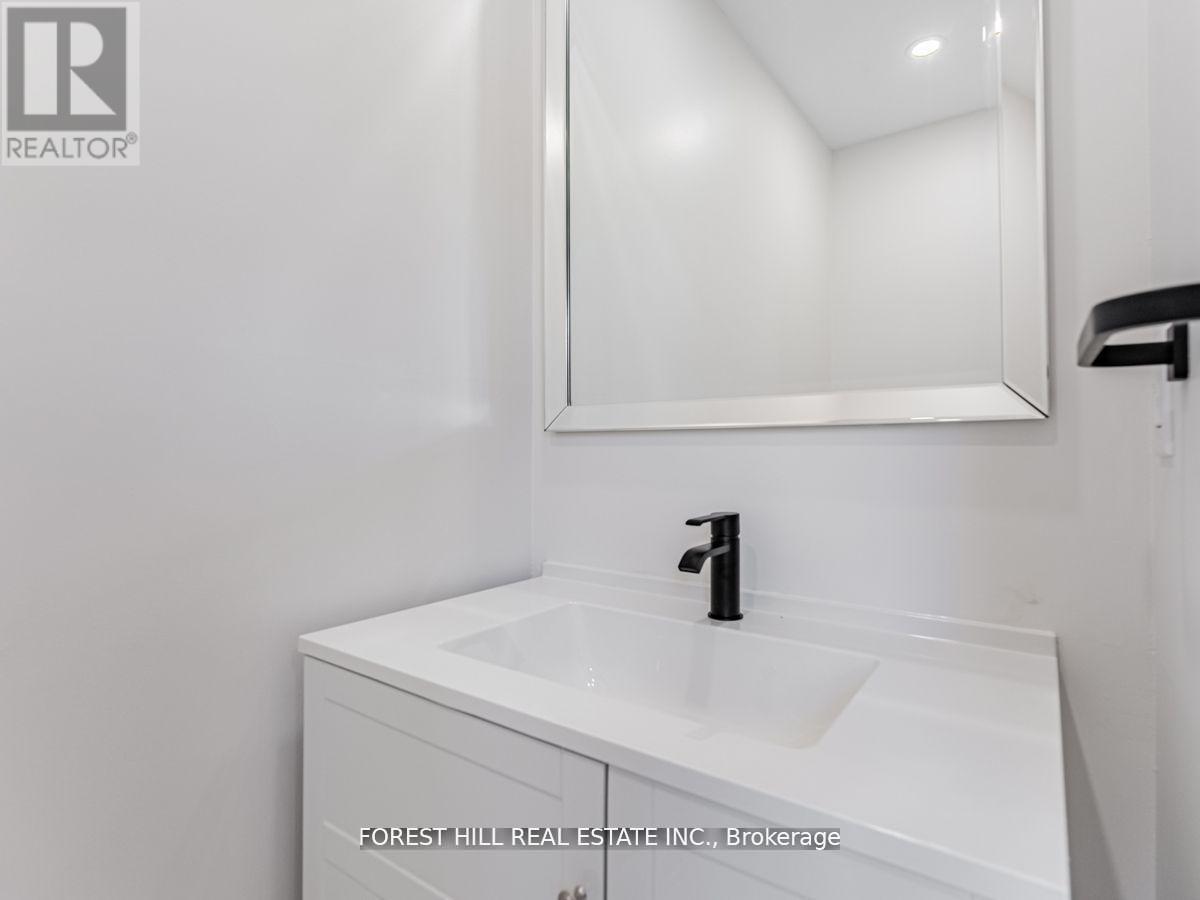 37 - 2120 Rathburn Road E, Mississauga, Ontario L4W 2S8 - Photo 15 - W13453298