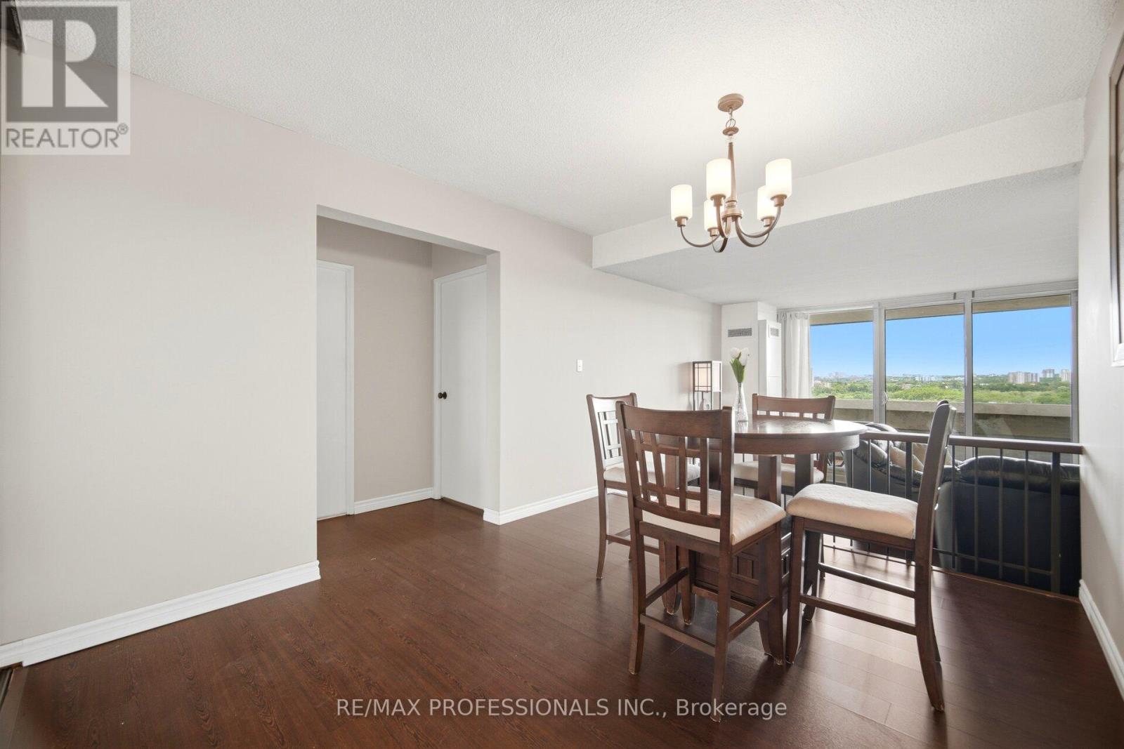 1907 - 250 Scarlett Road, Toronto, Ontario  M6N 4X5 - Photo 13 - W13453316