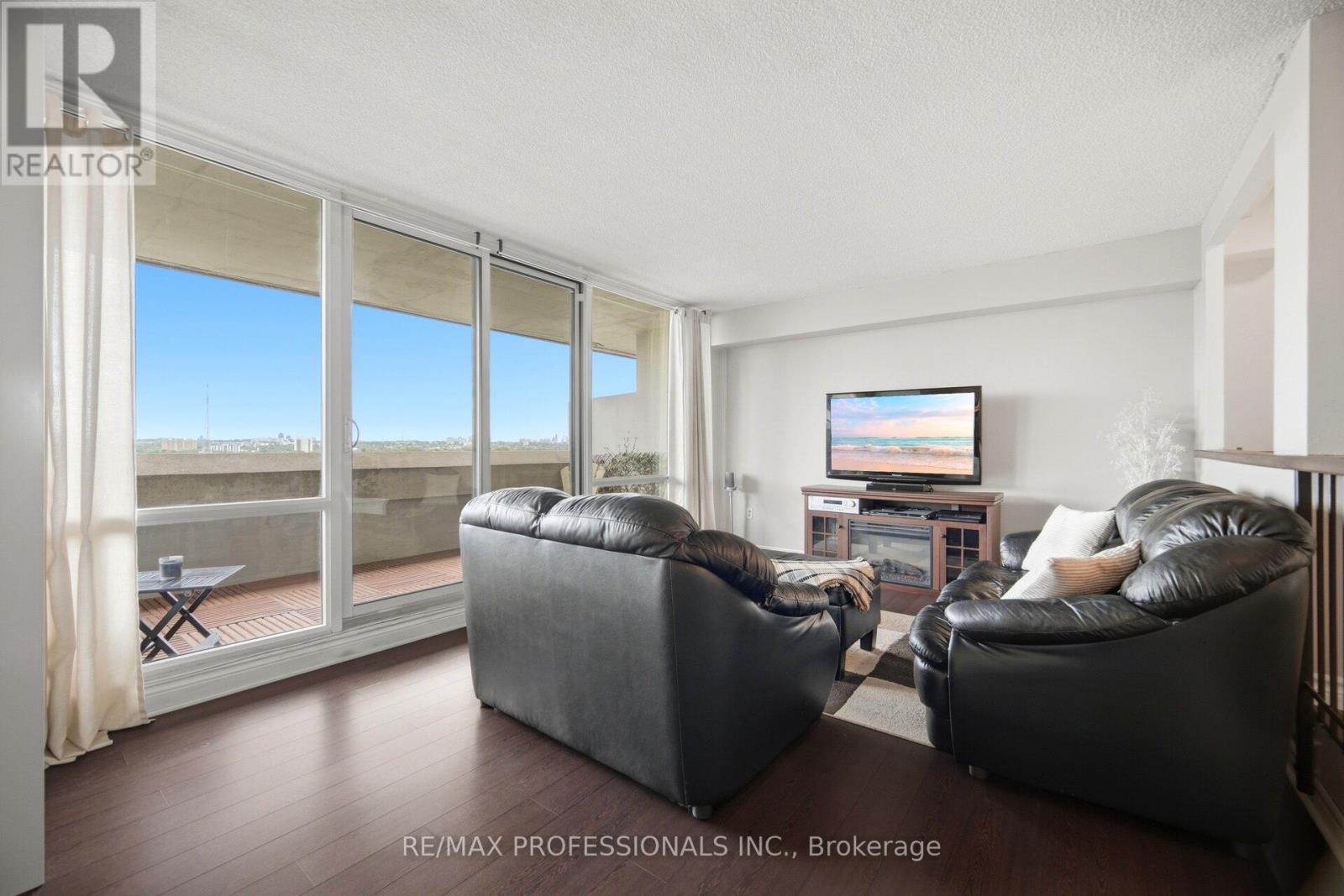1907 - 250 Scarlett Road, Toronto, Ontario  M6N 4X5 - Photo 14 - W13453316