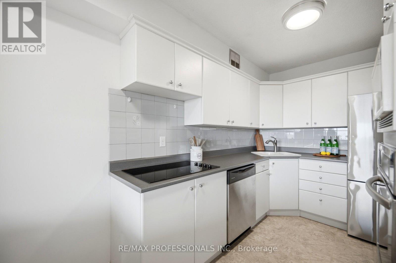 1907 - 250 Scarlett Road, Toronto, Ontario  M6N 4X5 - Photo 19 - W13453316