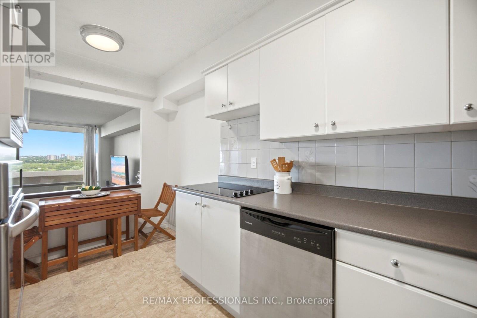 1907 - 250 Scarlett Road, Toronto, Ontario  M6N 4X5 - Photo 21 - W13453316