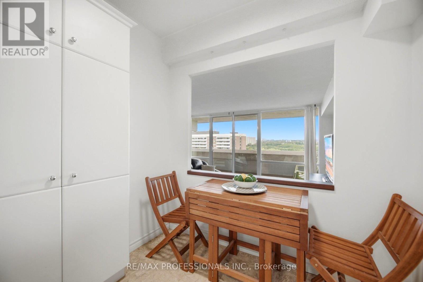 1907 - 250 Scarlett Road, Toronto, Ontario  M6N 4X5 - Photo 22 - W13453316