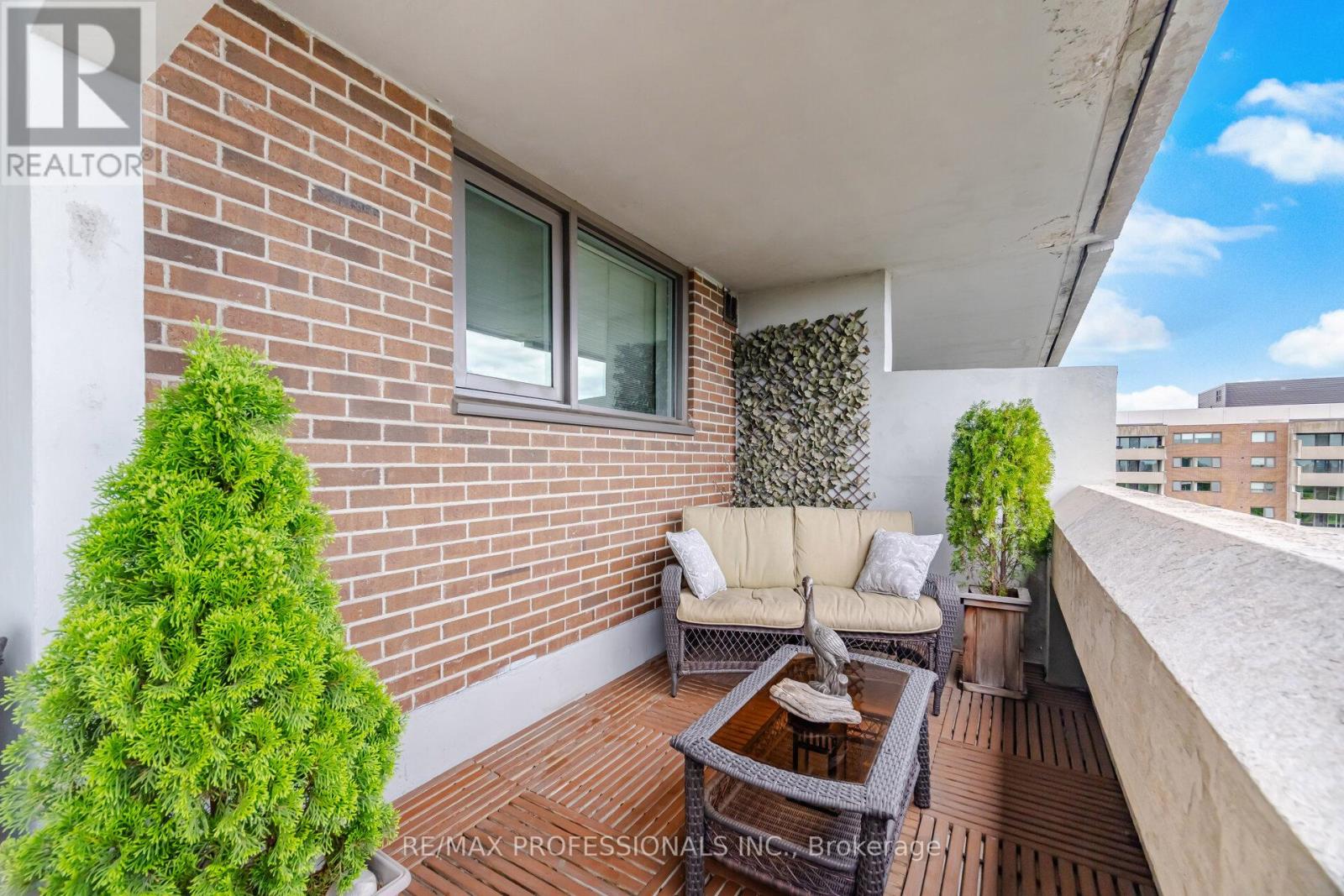 1907 - 250 Scarlett Road, Toronto, Ontario  M6N 4X5 - Photo 32 - W13453316