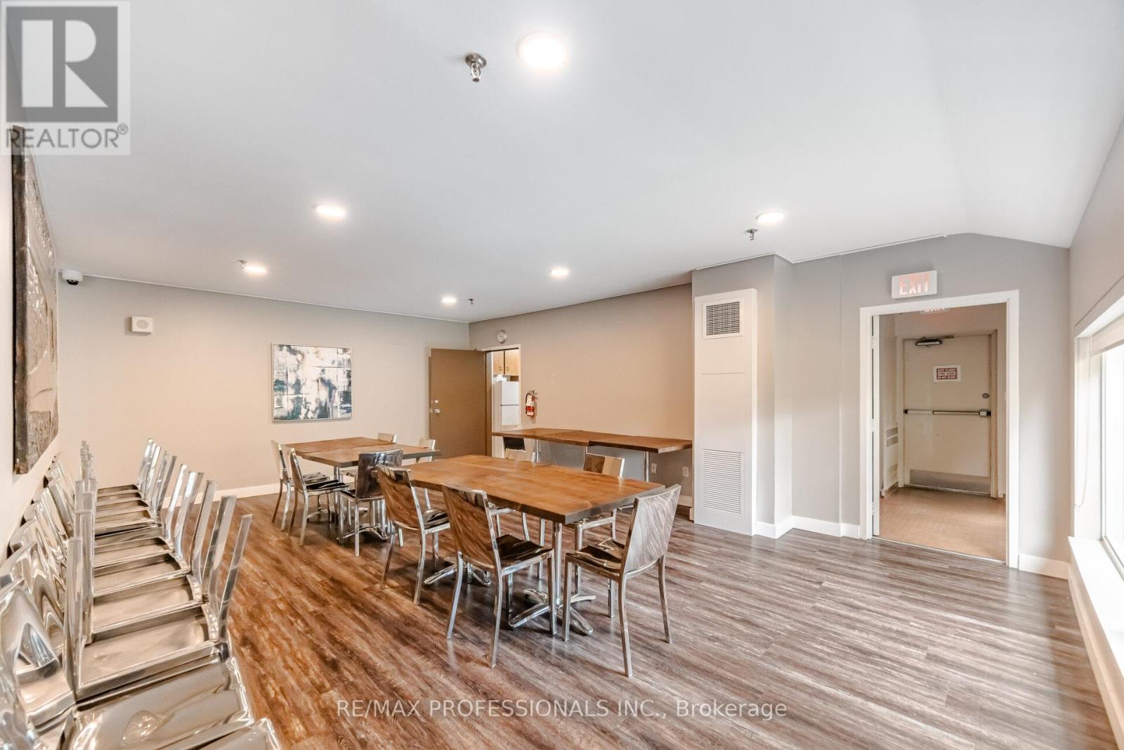 1907 - 250 Scarlett Road, Toronto, Ontario  M6N 4X5 - Photo 38 - W13453316