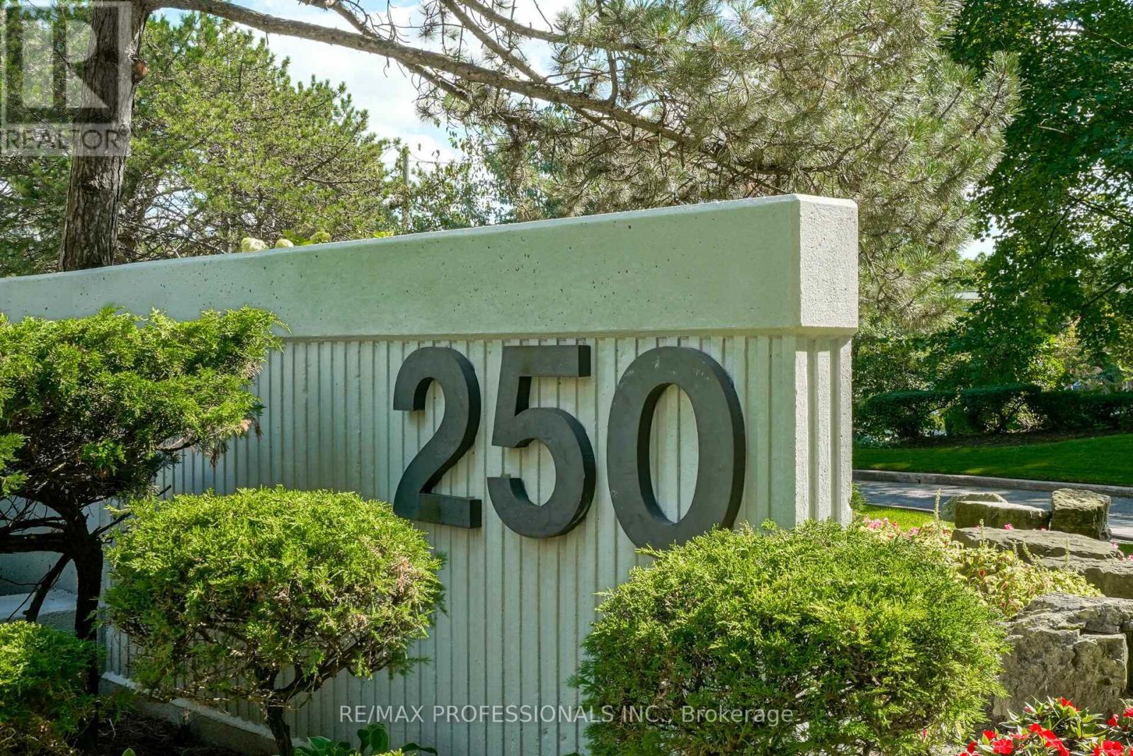 1907 - 250 Scarlett Road, Toronto, Ontario  M6N 4X5 - Photo 4 - W13453316
