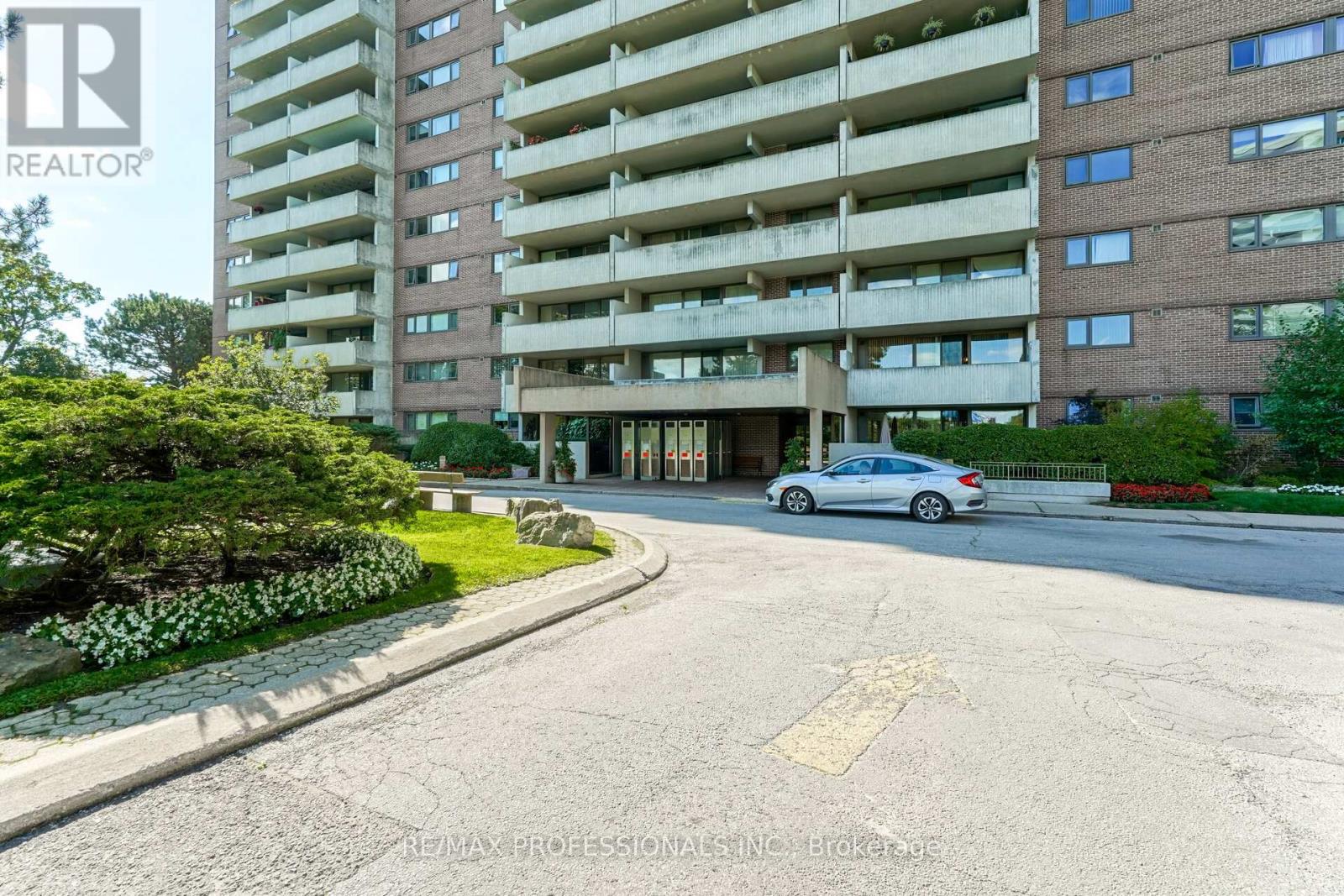 1907 - 250 Scarlett Road, Toronto, Ontario  M6N 4X5 - Photo 5 - W13453316