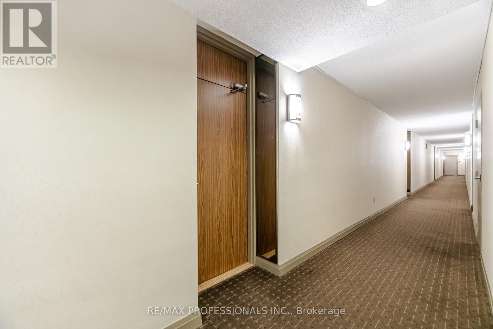 1907 - 250 Scarlett Road, Toronto, Ontario  M6N 4X5 - Photo 9 - W13453316