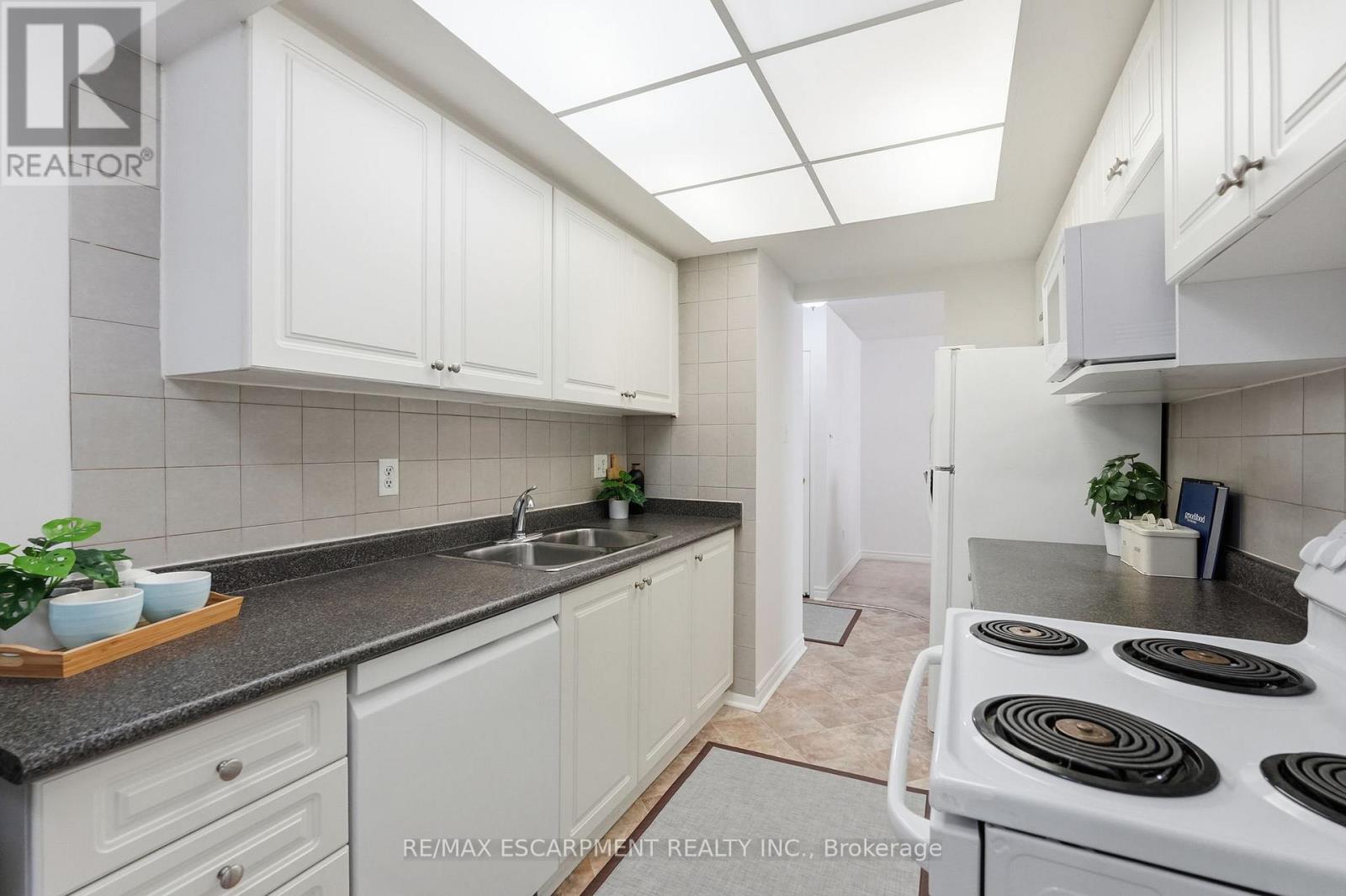 206 - 3100 Kirwin Avenue, Mississauga, Ontario L5A 3S6 - Photo 13 - W13453318