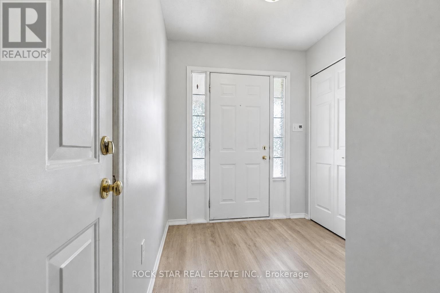 72 Chesterton Lane, Guelph, Ontario  N1E 7A6 - Photo 2 - X13453194