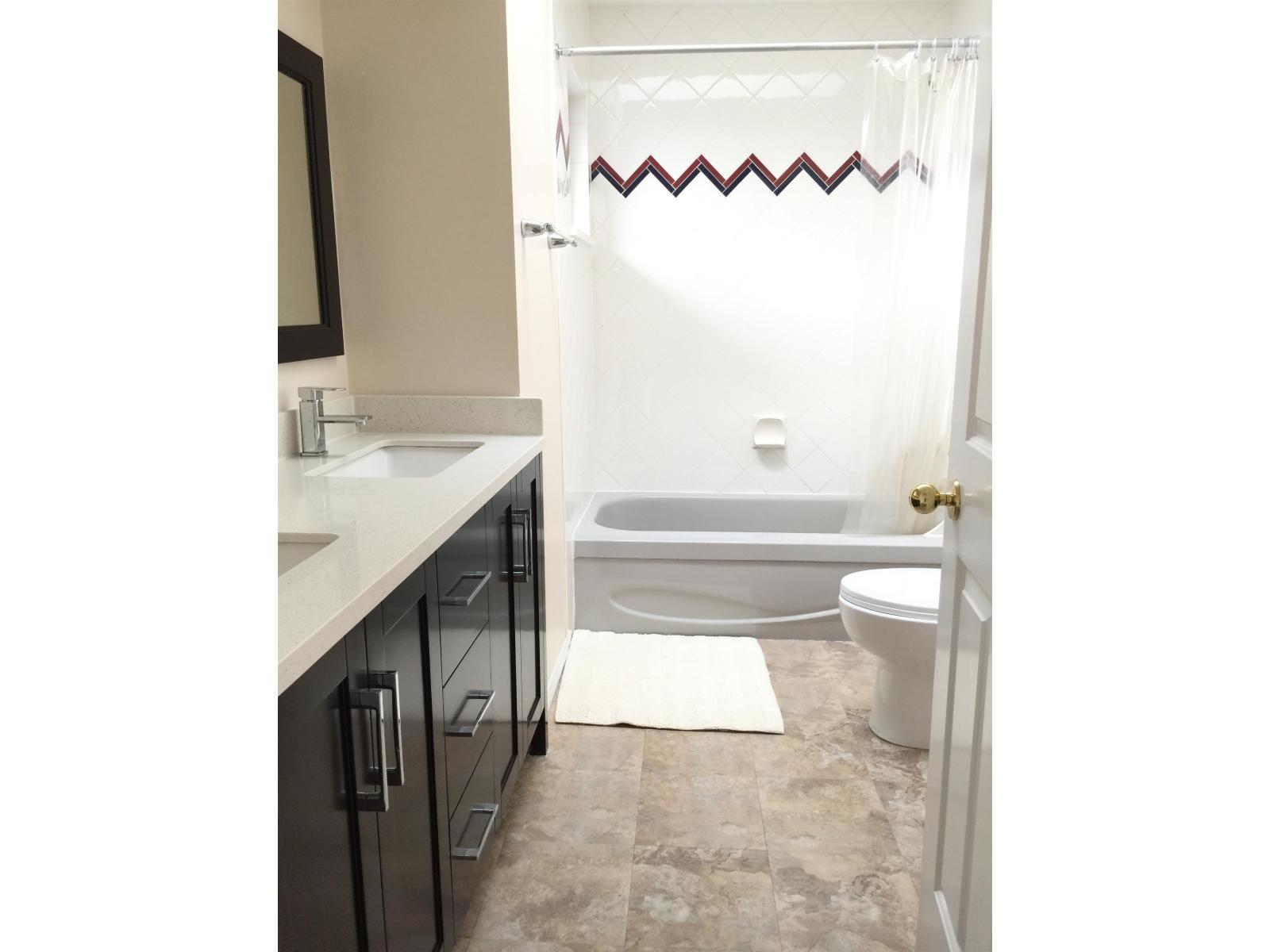 Upper 16375 Middleglen Place, Surrey, British Columbia  V4N 1X7 - Photo 6 - R3136719