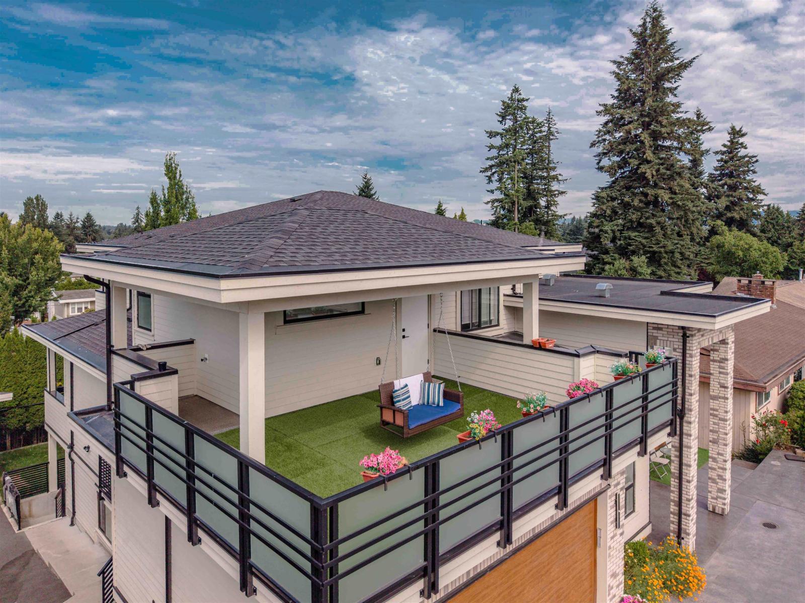 2263 Bevan Crescent, Abbotsford, British Columbia  V2T 3Z4 - Photo 2 - R3136274