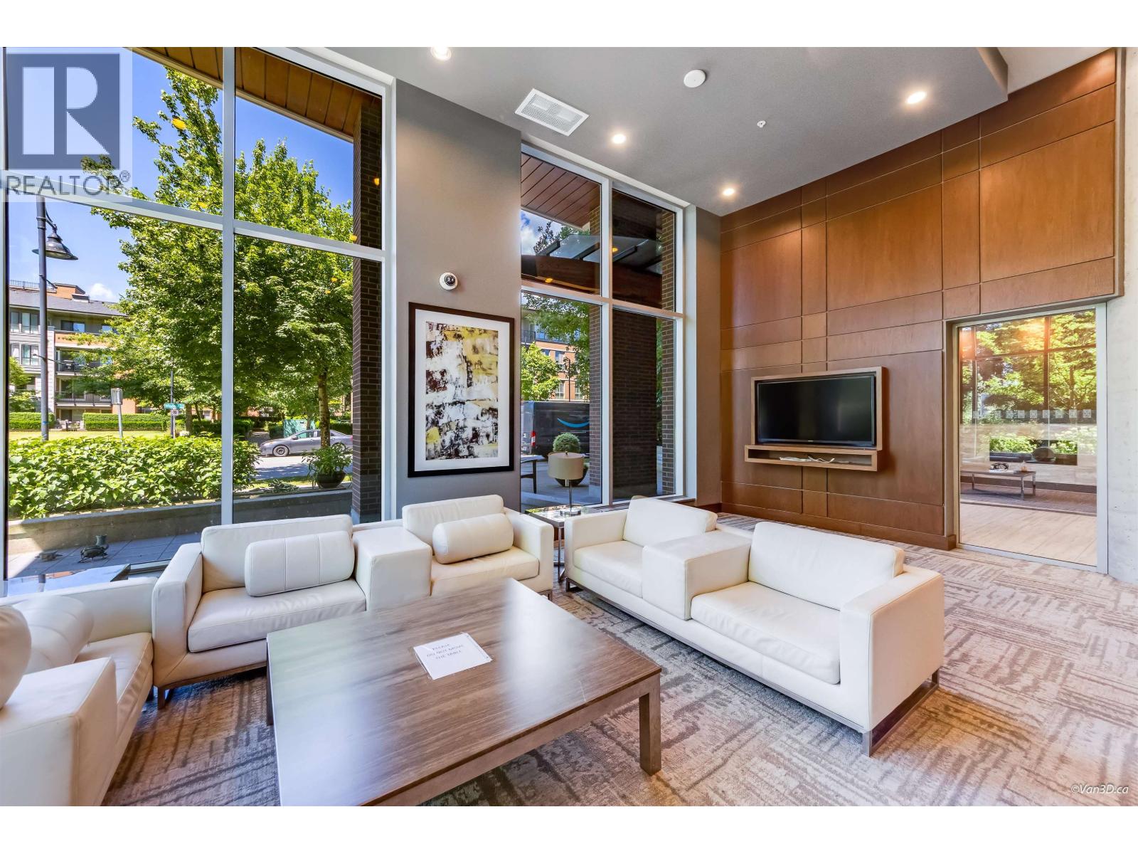505 3102 Windsor Gate, Coquitlam, British Columbia  V3B 0J3 - Photo 2 - R3136664