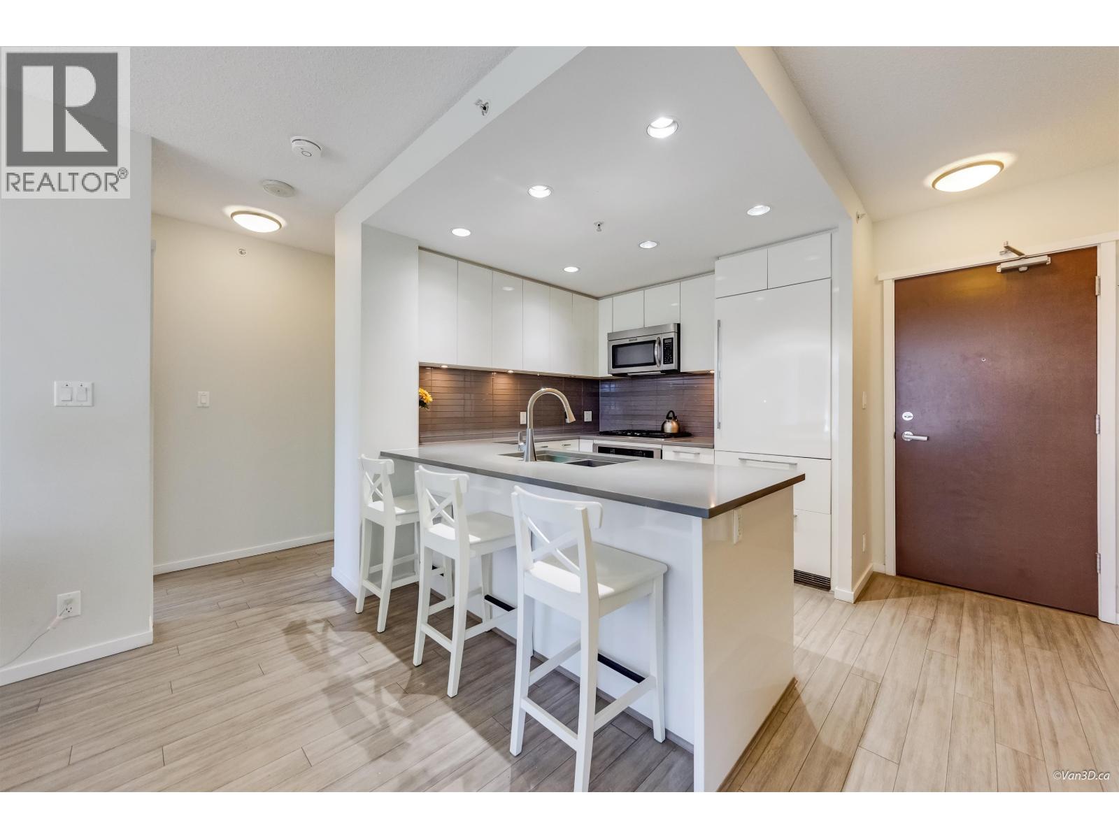 505 3102 Windsor Gate, Coquitlam, British Columbia  V3B 0J3 - Photo 8 - R3136664