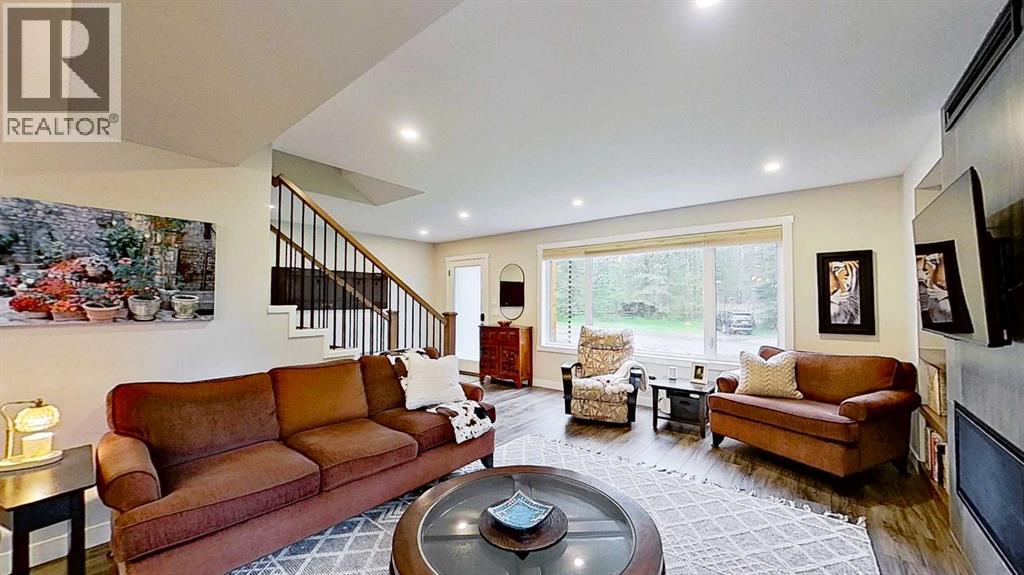 15 Echlin Court, Bragg Creek, Alberta  T0L 0K0 - Photo 4 - A2317140