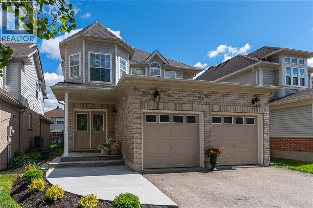 723 Brookmill Place, Waterloo, Ontario  N2V 2P1 - Photo 3 - 40840265