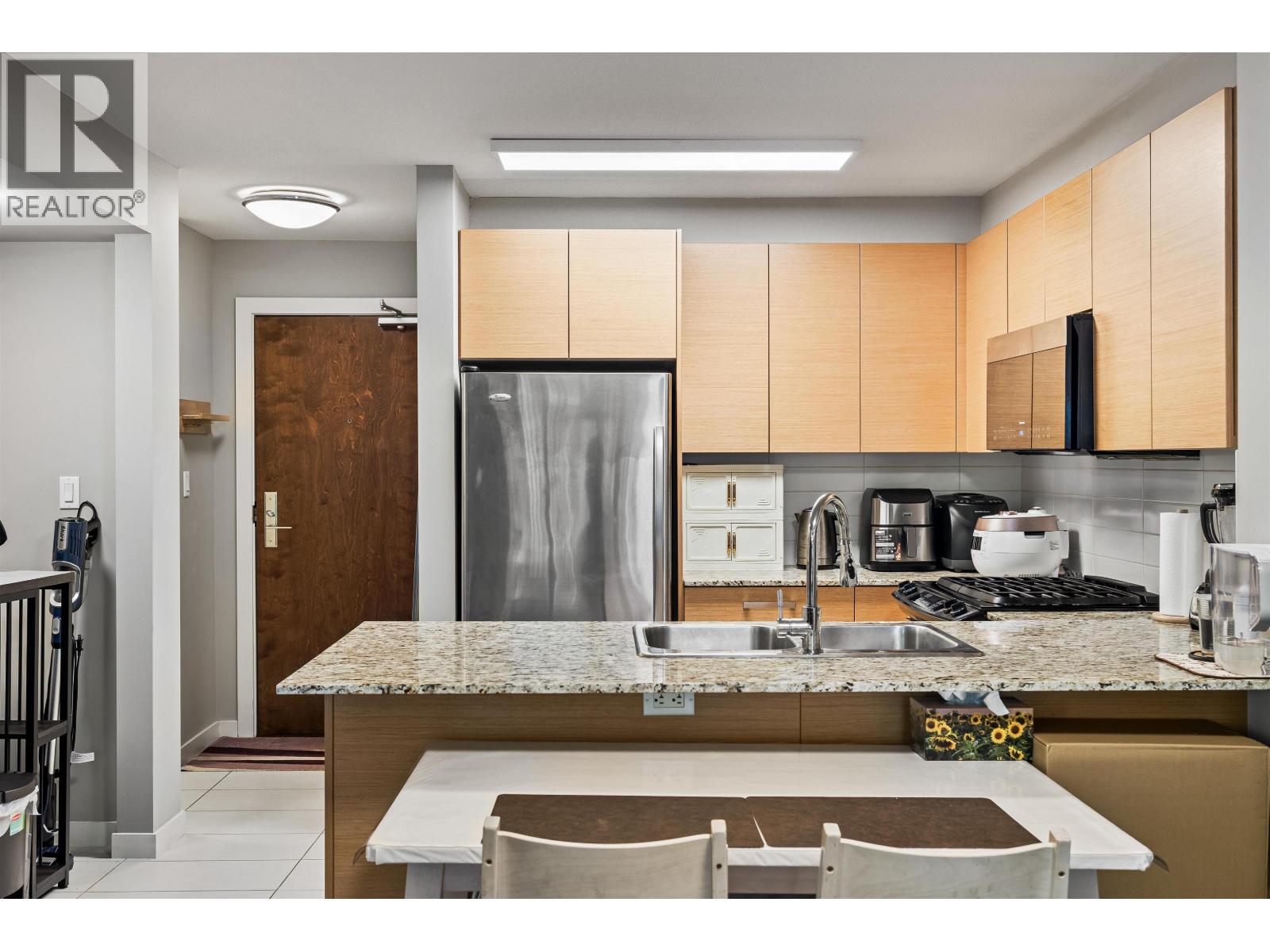 116 5775 Irmin Street, Burnaby, British Columbia  V5J 0C3 - Photo 4 - R3136692