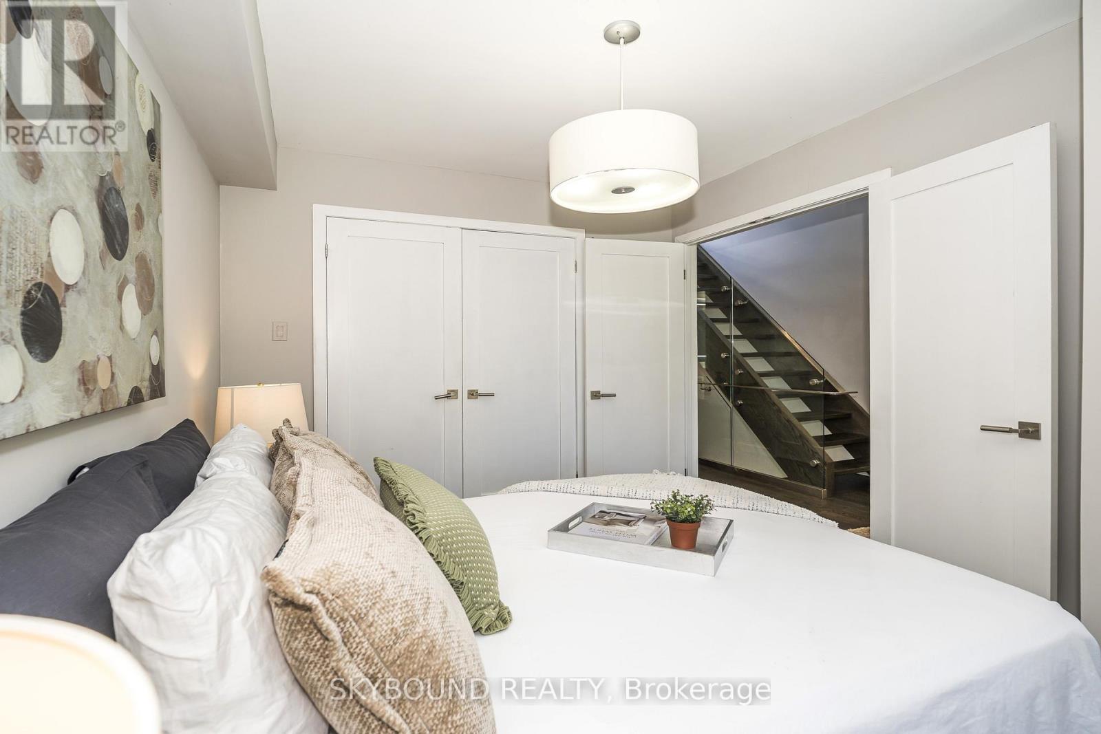 49 Victor Avenue, Toronto, Ontario  M4K 1A7 - Photo 17 - E13453346