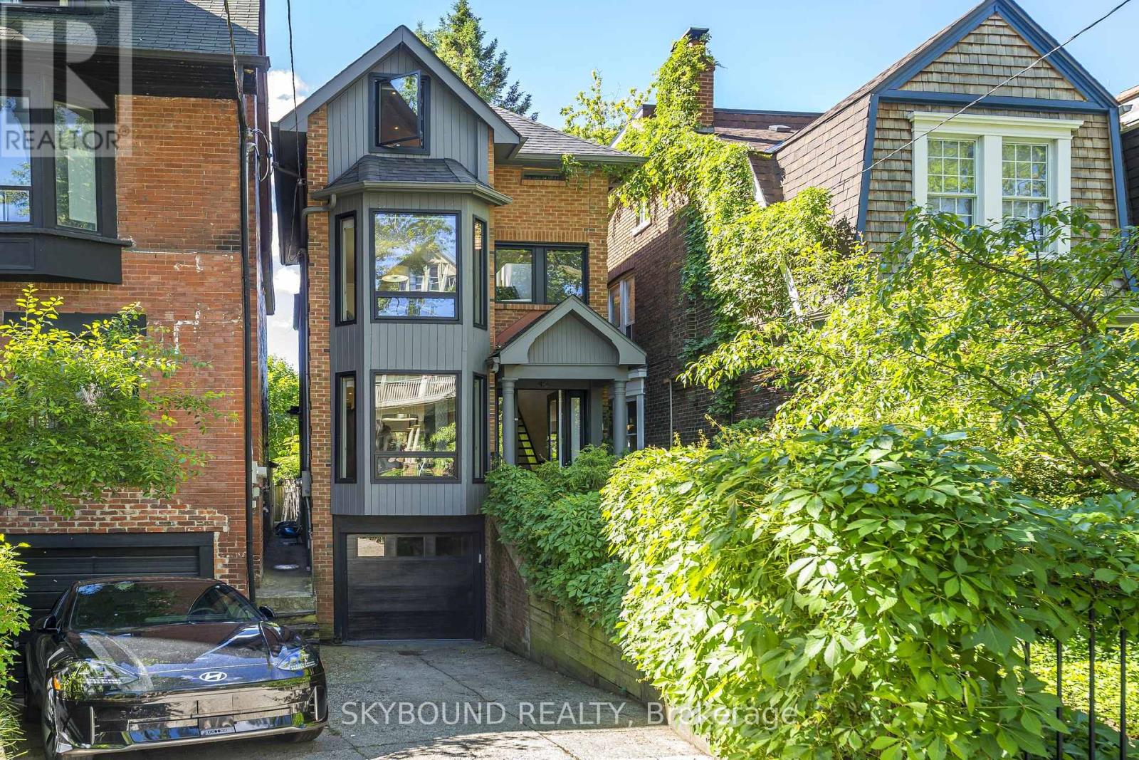 49 Victor Avenue, Toronto, Ontario  M4K 1A7 - Photo 2 - E13453346