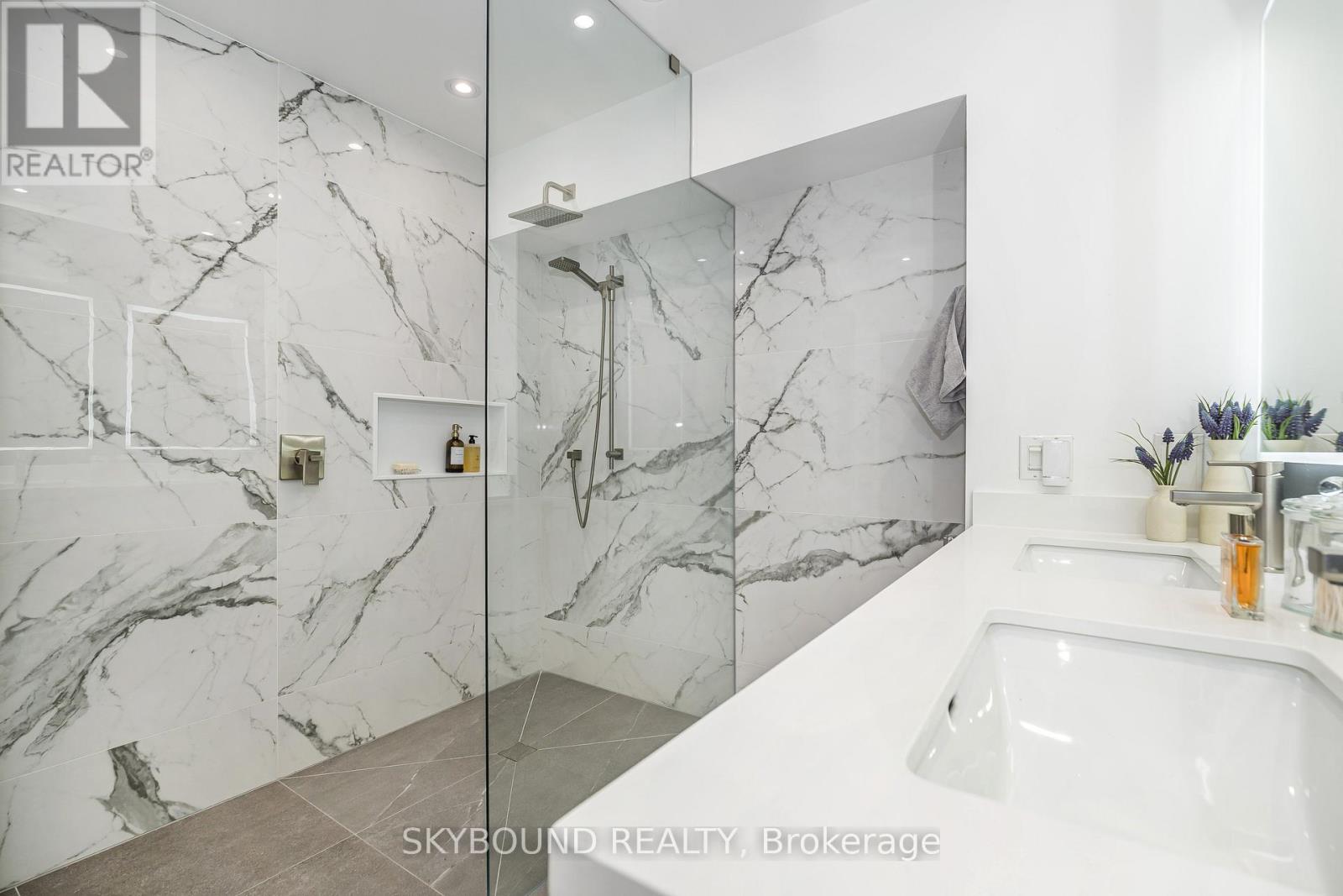 49 Victor Avenue, Toronto, Ontario  M4K 1A7 - Photo 27 - E13453346