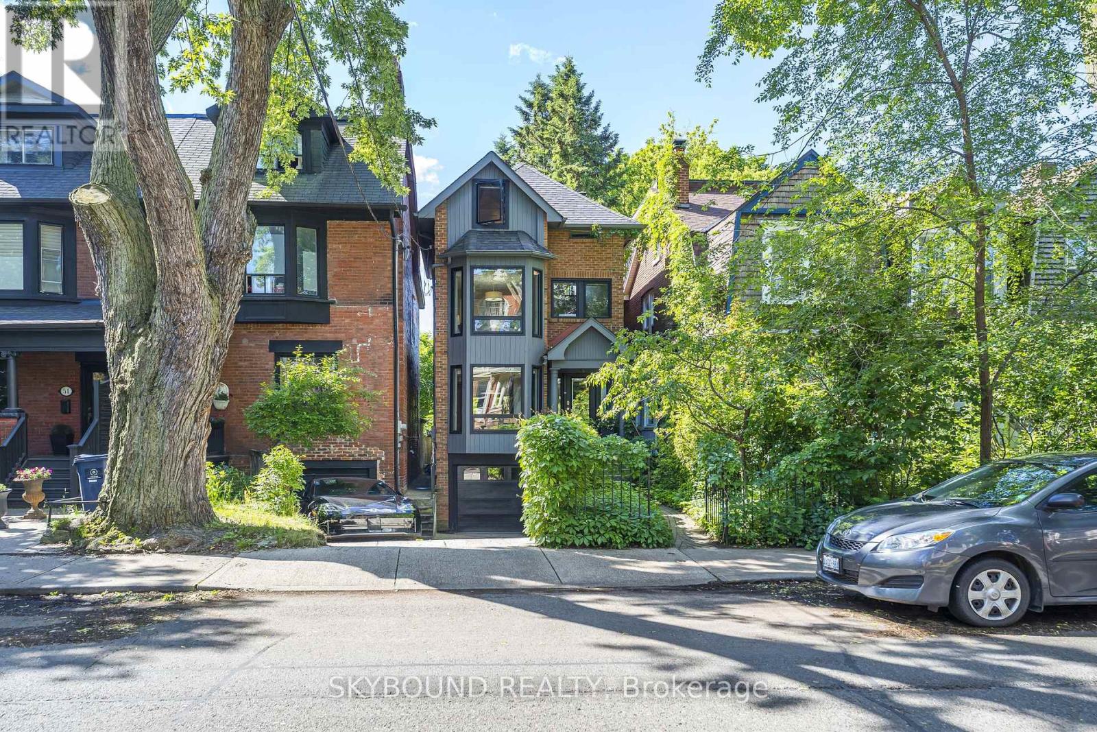 49 Victor Avenue, Toronto, Ontario  M4K 1A7 - Photo 3 - E13453346