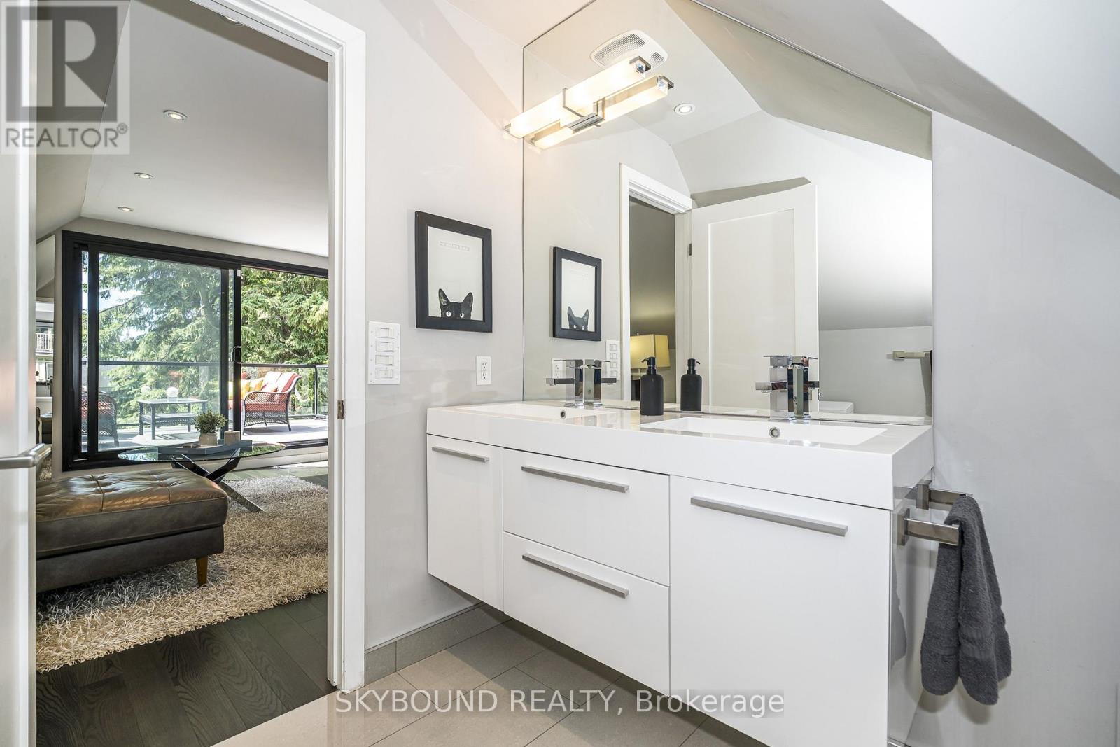 49 Victor Avenue, Toronto, Ontario  M4K 1A7 - Photo 40 - E13453346