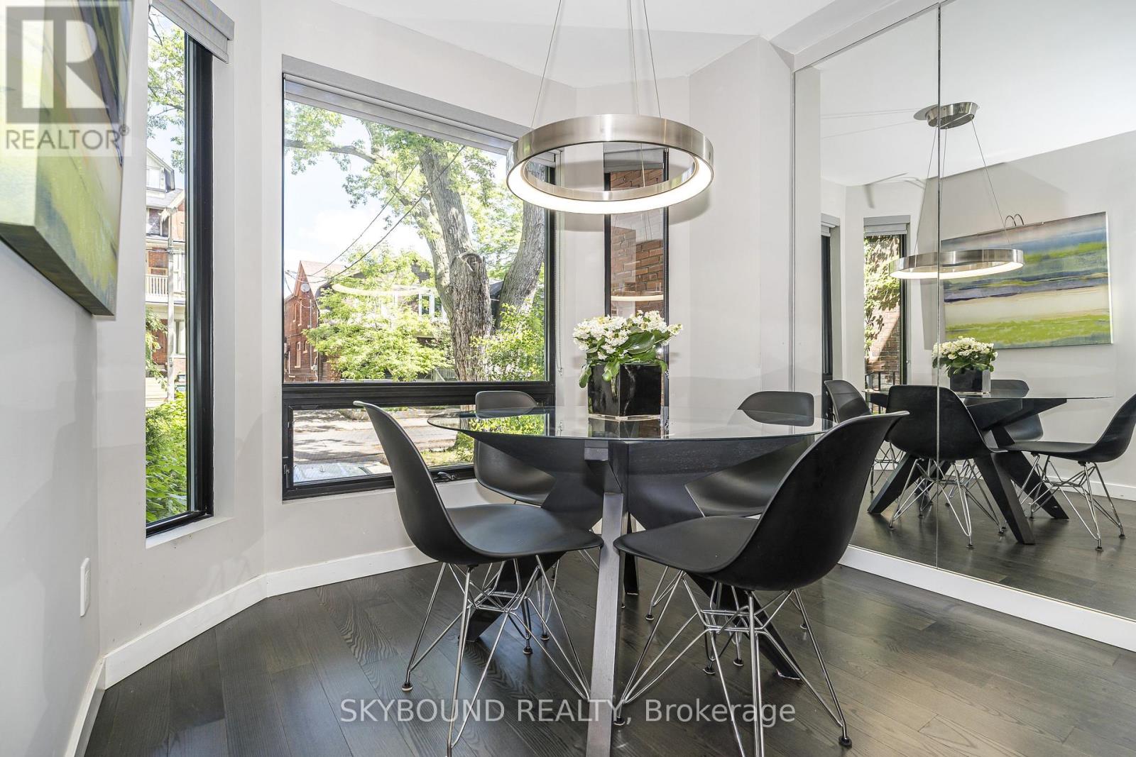 49 Victor Avenue, Toronto, Ontario  M4K 1A7 - Photo 6 - E13453346