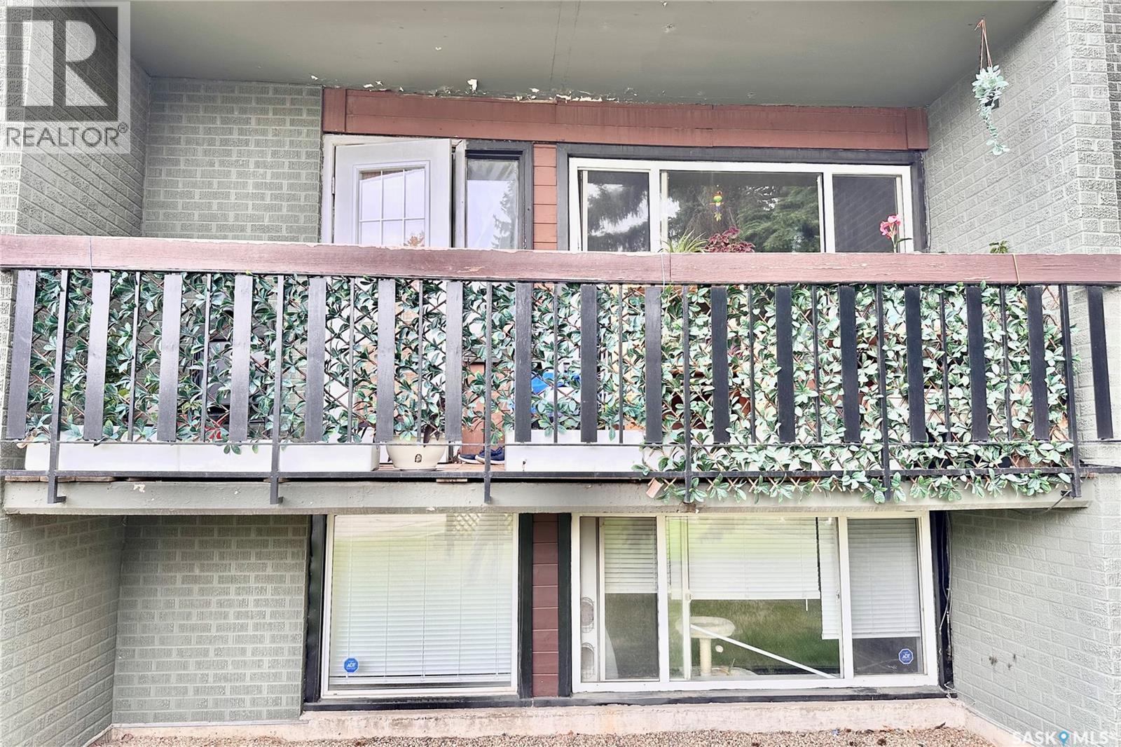 14 208 Lindsay Place, Saskatoon, Saskatchewan  S7H 3E6 - Photo 2 - SK039617