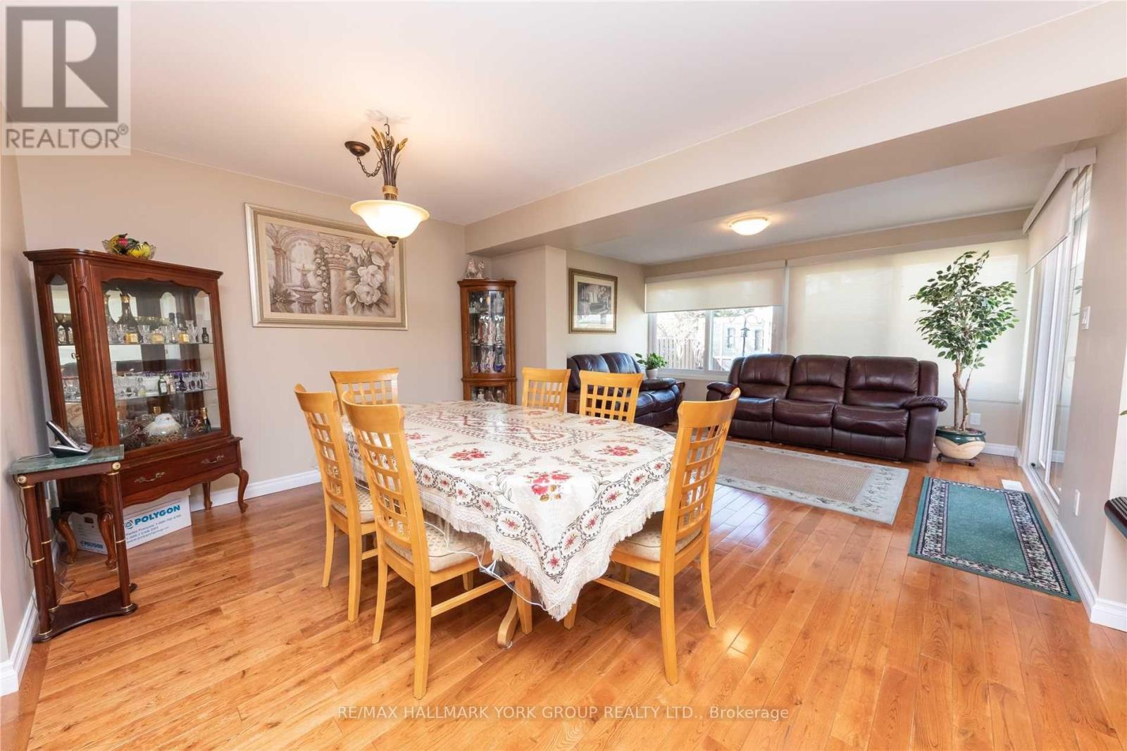 22 Cashel Court, Aurora, Ontario  L4G 6R8 - Photo 5 - N13445786