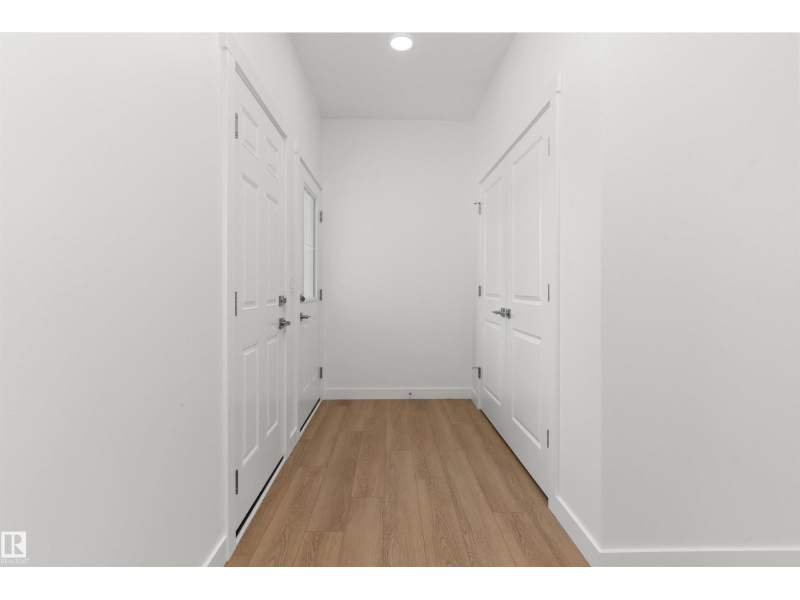 934 18 Av NW, Edmonton, Alberta  T6T 2X3 - Photo 3 - E4474744
