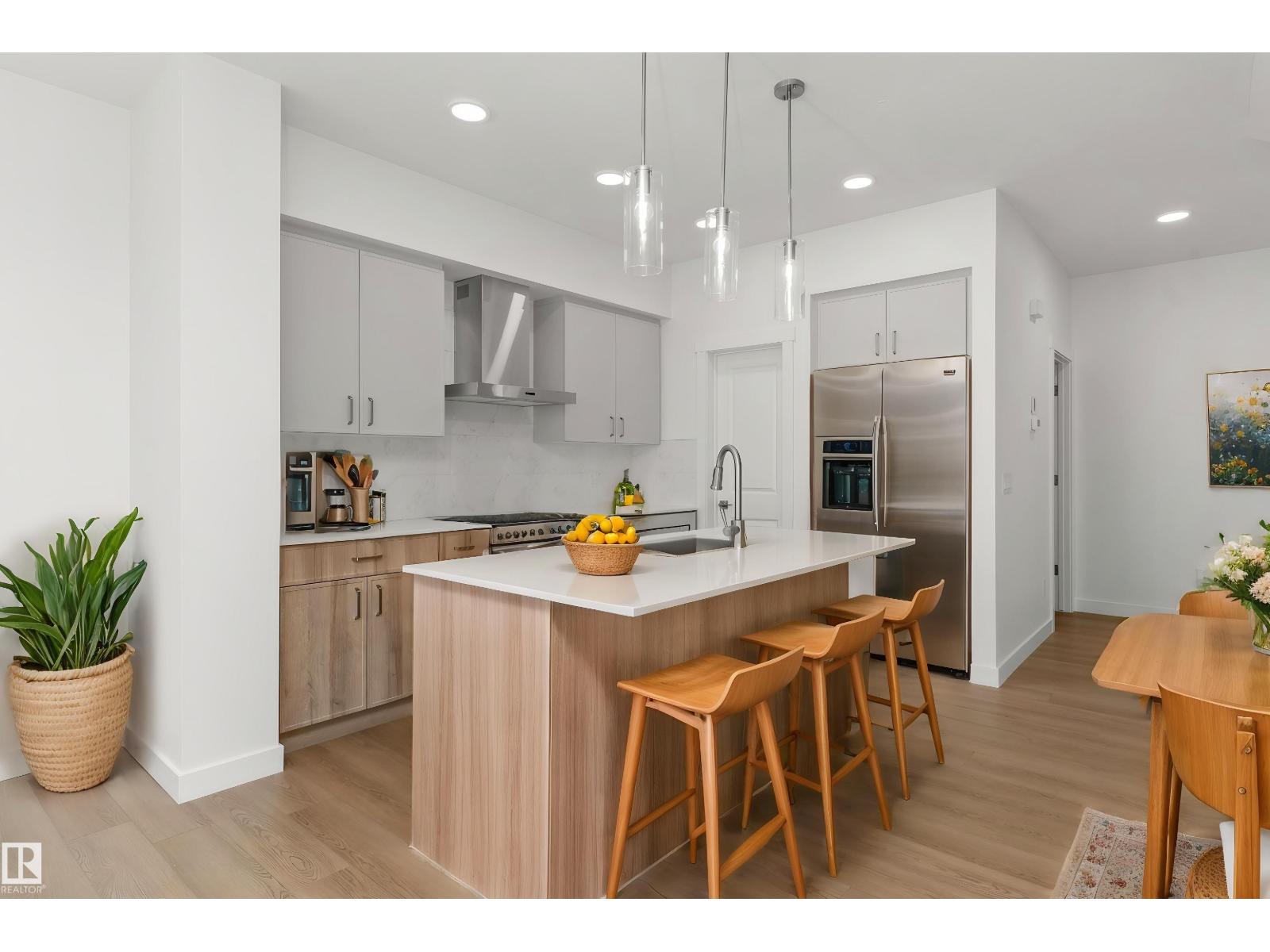 934 18 Av NW, Edmonton, Alberta  T6T 2X3 - Photo 7 - E4474744