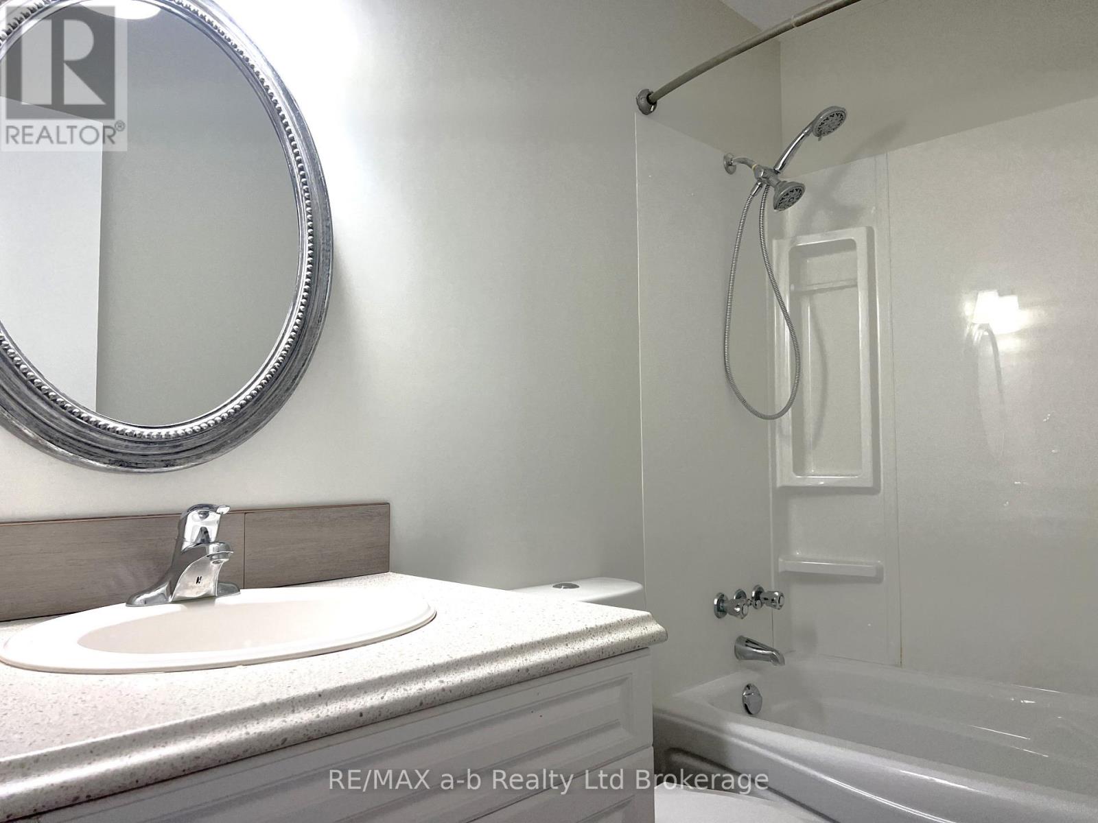 22 - 1115 Nellis Street, Woodstock, Ontario N4T 1P6 - Photo 19 - X13453460