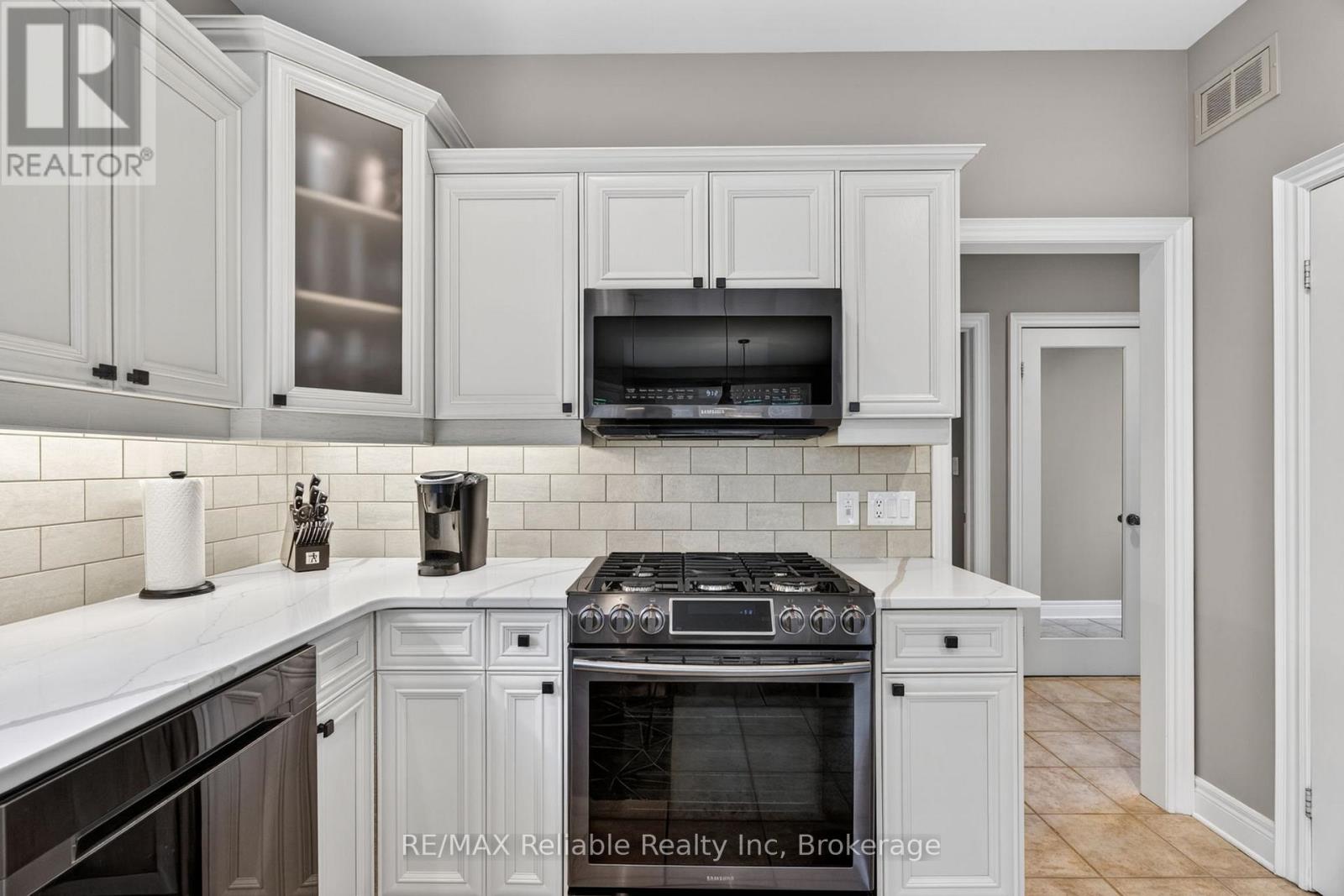 11 Harbour Court, Bluewater (Bayfield), Ontario  N0M 1G0 - Photo 18 - X13453476
