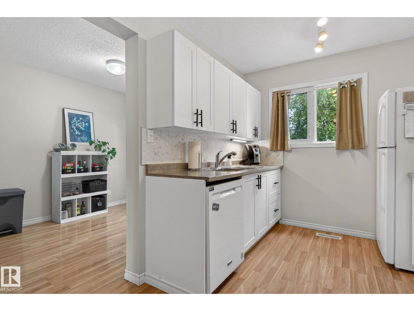11339 22 Av Nw, Edmonton, Alberta  T6J 4V8 - Photo 11 - E4493985