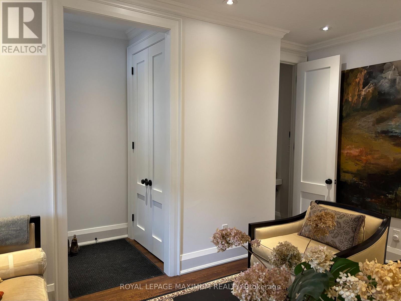 47 Vermont Avenue, Toronto, Ontario  M6G 2P6 - Photo 14 - C13453336