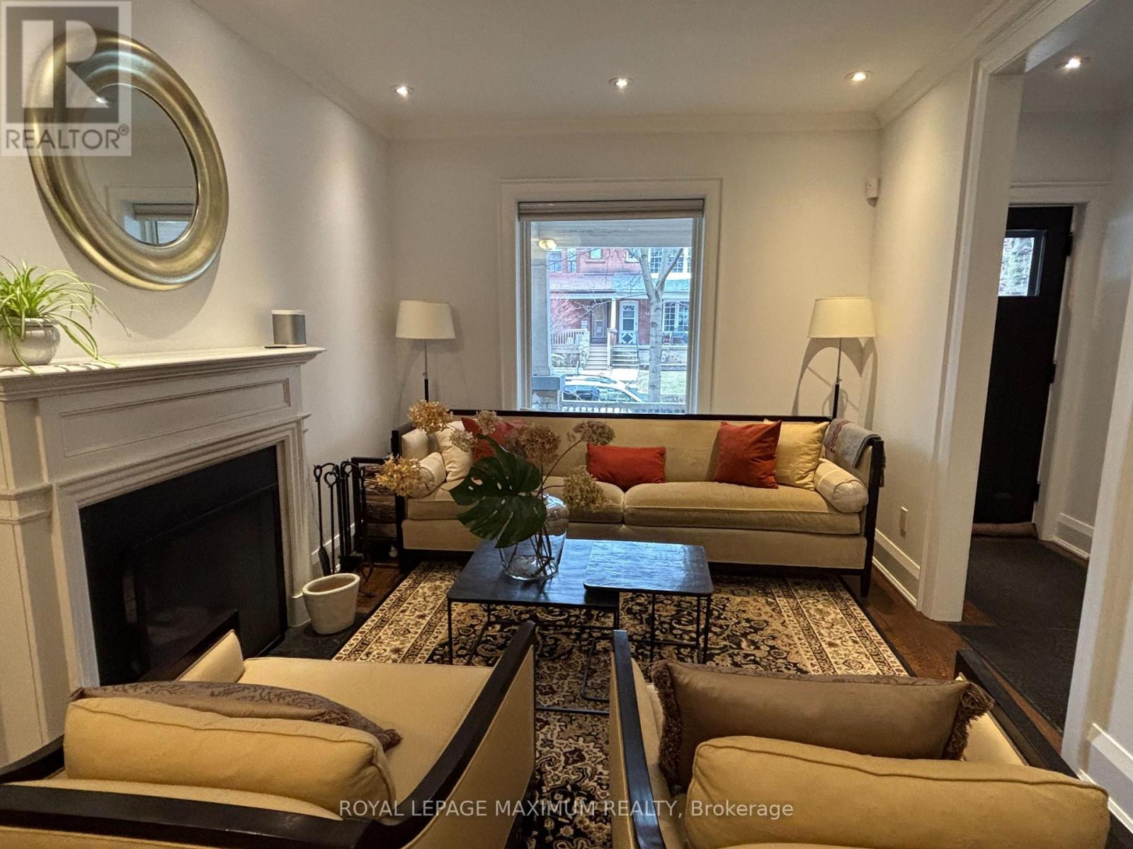 47 Vermont Avenue, Toronto, Ontario  M6G 2P6 - Photo 12 - C13453336
