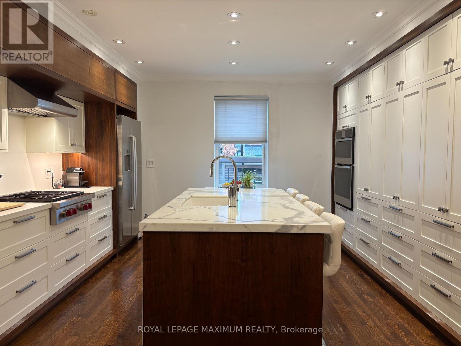 47 Vermont Avenue, Toronto, Ontario  M6G 2P6 - Photo 2 - C13453336