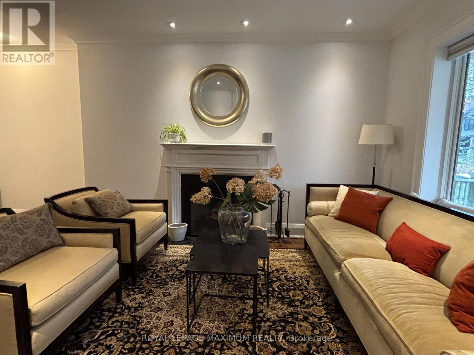 47 Vermont Avenue, Toronto, Ontario  M6G 2P6 - Photo 13 - C13453336