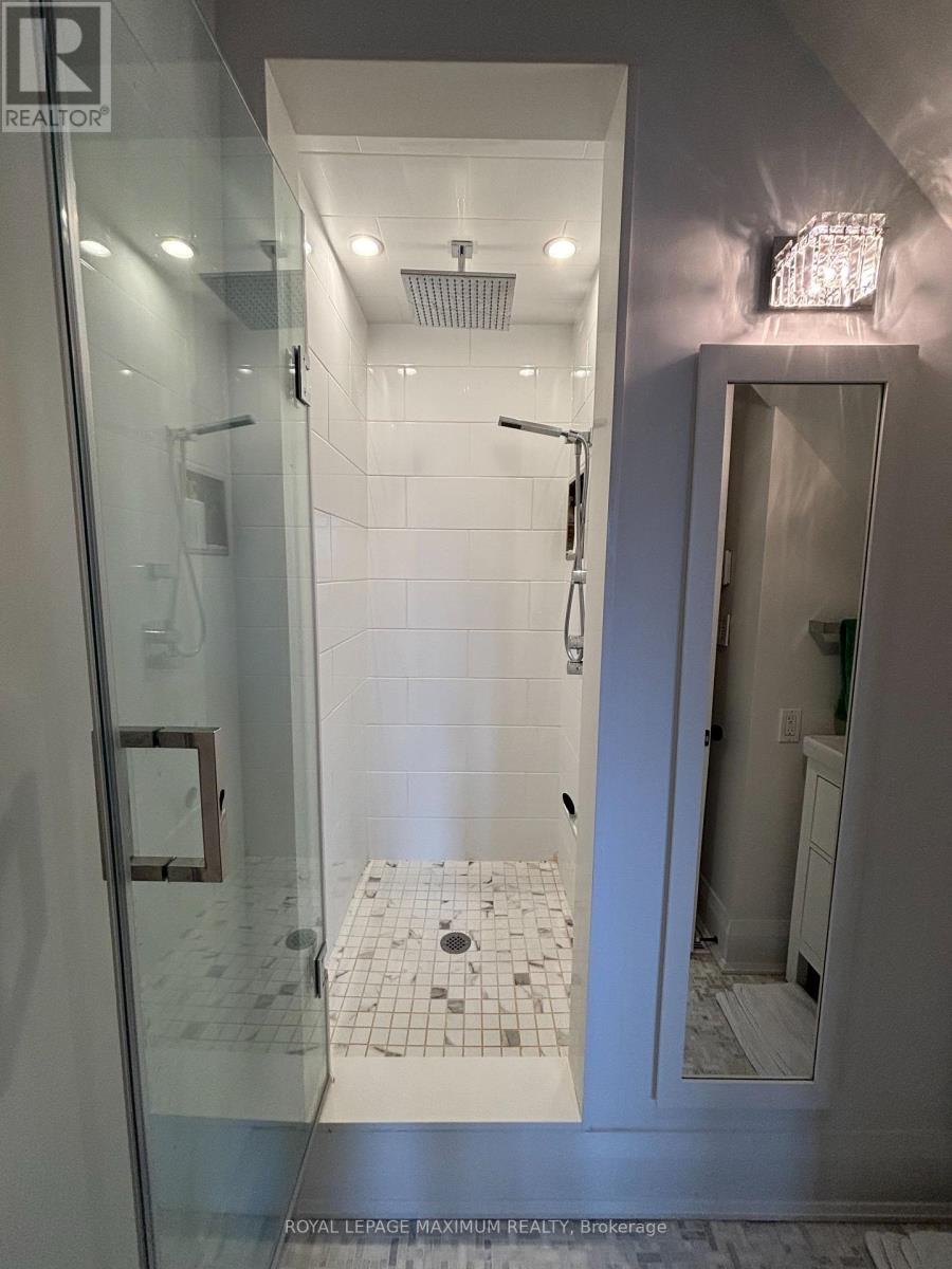 47 Vermont Avenue, Toronto, Ontario  M6G 2P6 - Photo 24 - C13453336