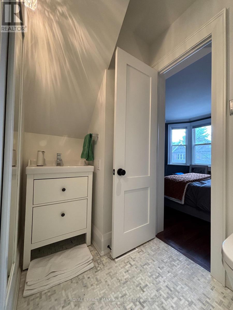 47 Vermont Avenue, Toronto, Ontario  M6G 2P6 - Photo 25 - C13453336