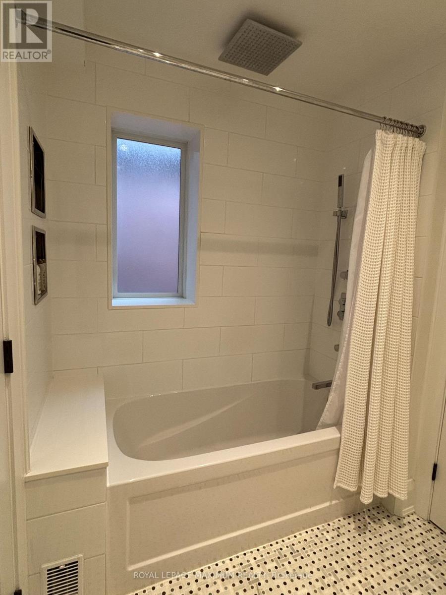 47 Vermont Avenue, Toronto, Ontario  M6G 2P6 - Photo 35 - C13453336