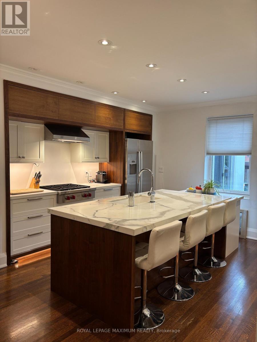 47 Vermont Avenue, Toronto, Ontario  M6G 2P6 - Photo 4 - C13453336