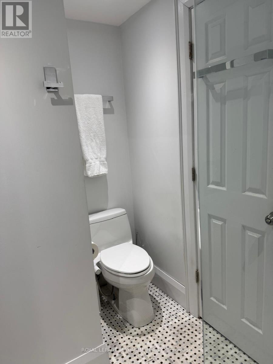47 Vermont Avenue, Toronto, Ontario  M6G 2P6 - Photo 42 - C13453336