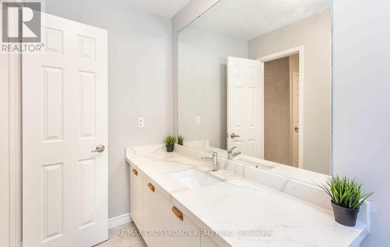5041 Rundle Court, Mississauga, Ontario  L5M 4A4 - Photo 20 - W13451062