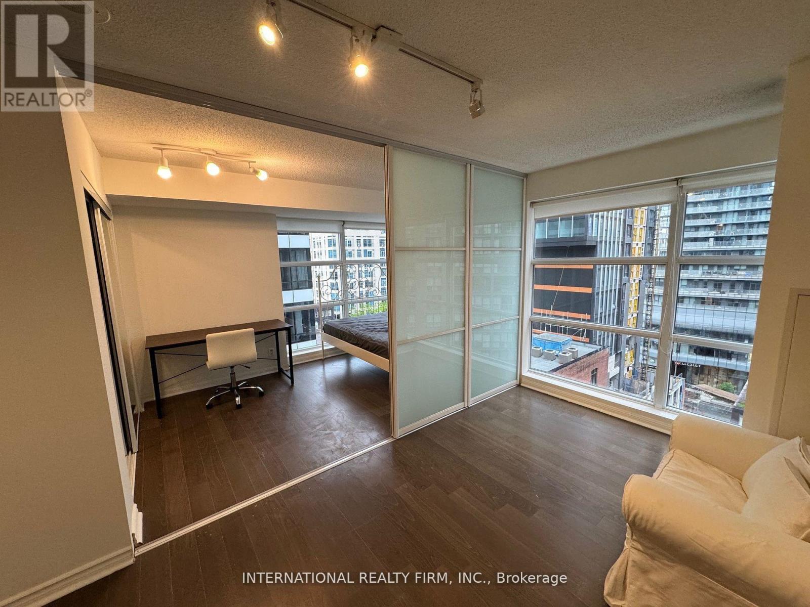 1112 - 11 St Joseph Street, Toronto, Ontario  M4Y 3G4 - Photo 7 - C13453458