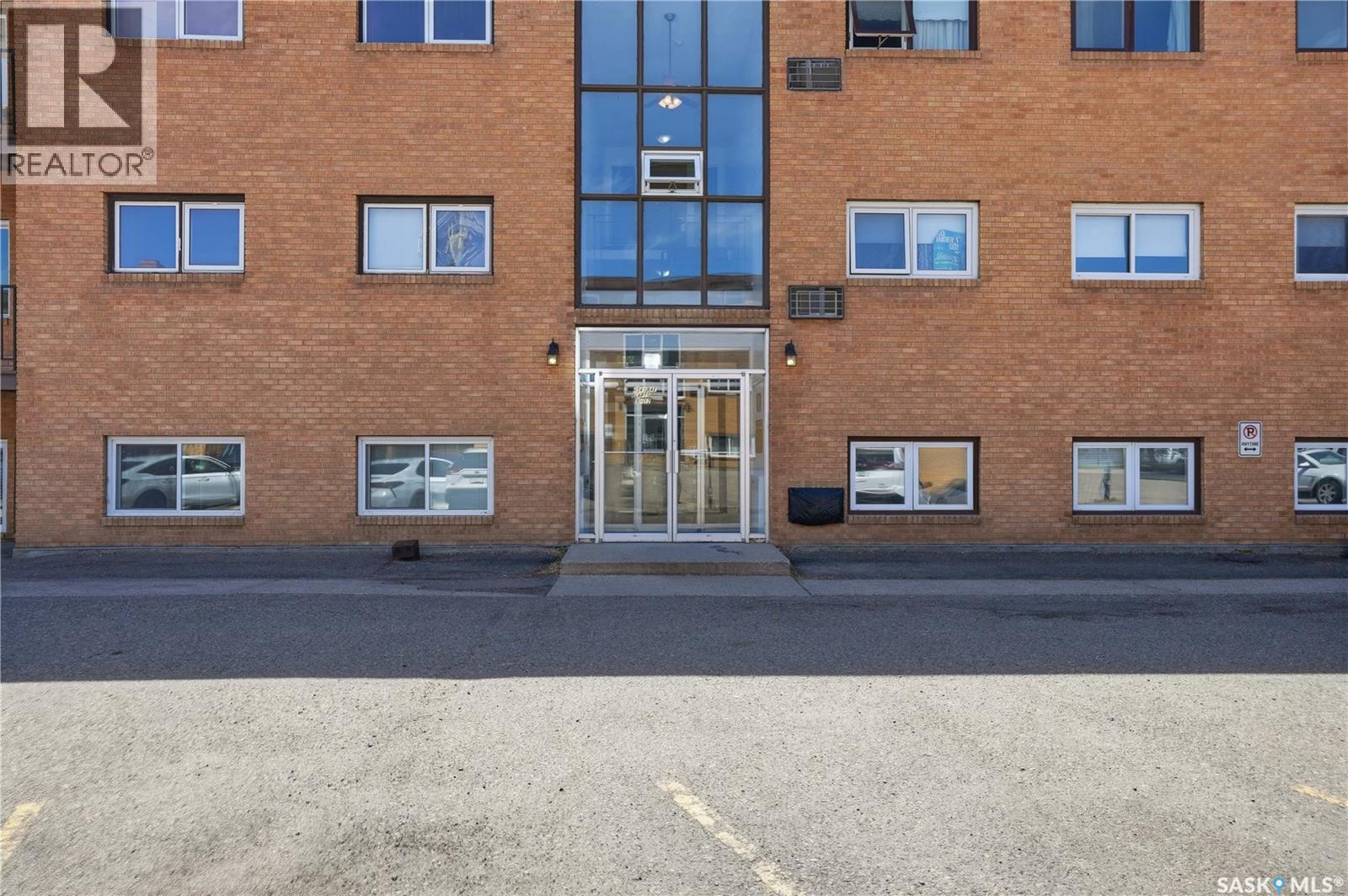 1 4341 Rae Street, Regina, Saskatchewan  S4S 3B2 - Photo 3 - SK031102